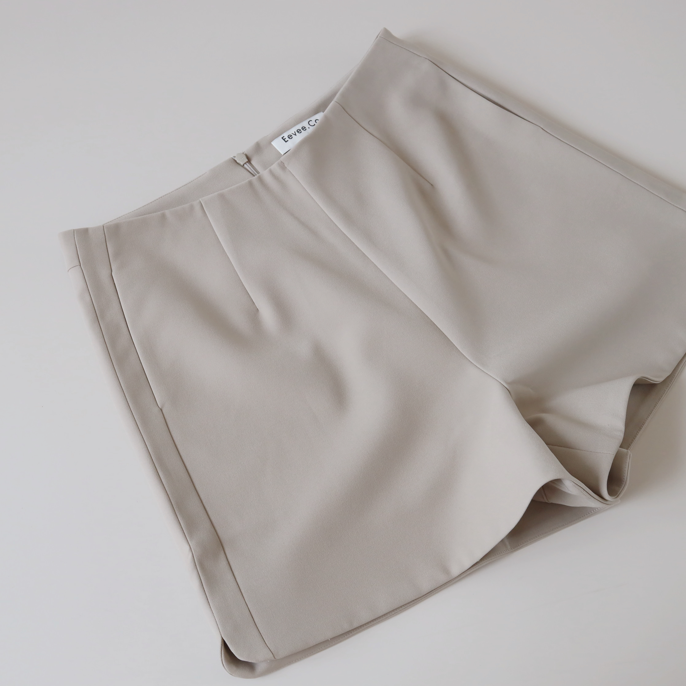 現貨 7244  奶油啡涼爽布西裝短褲