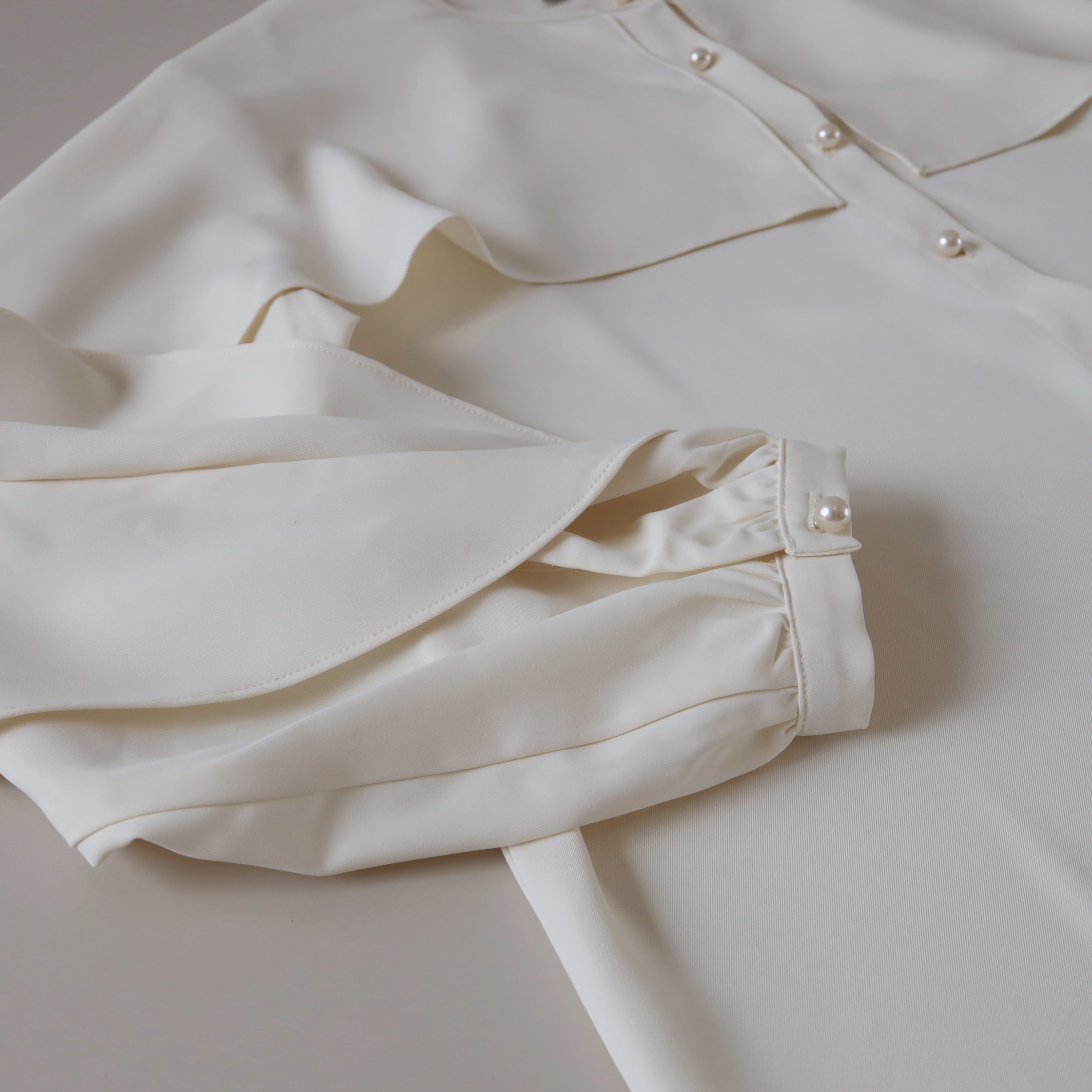 現貨 7213 珍珠鈕雪紡上衣