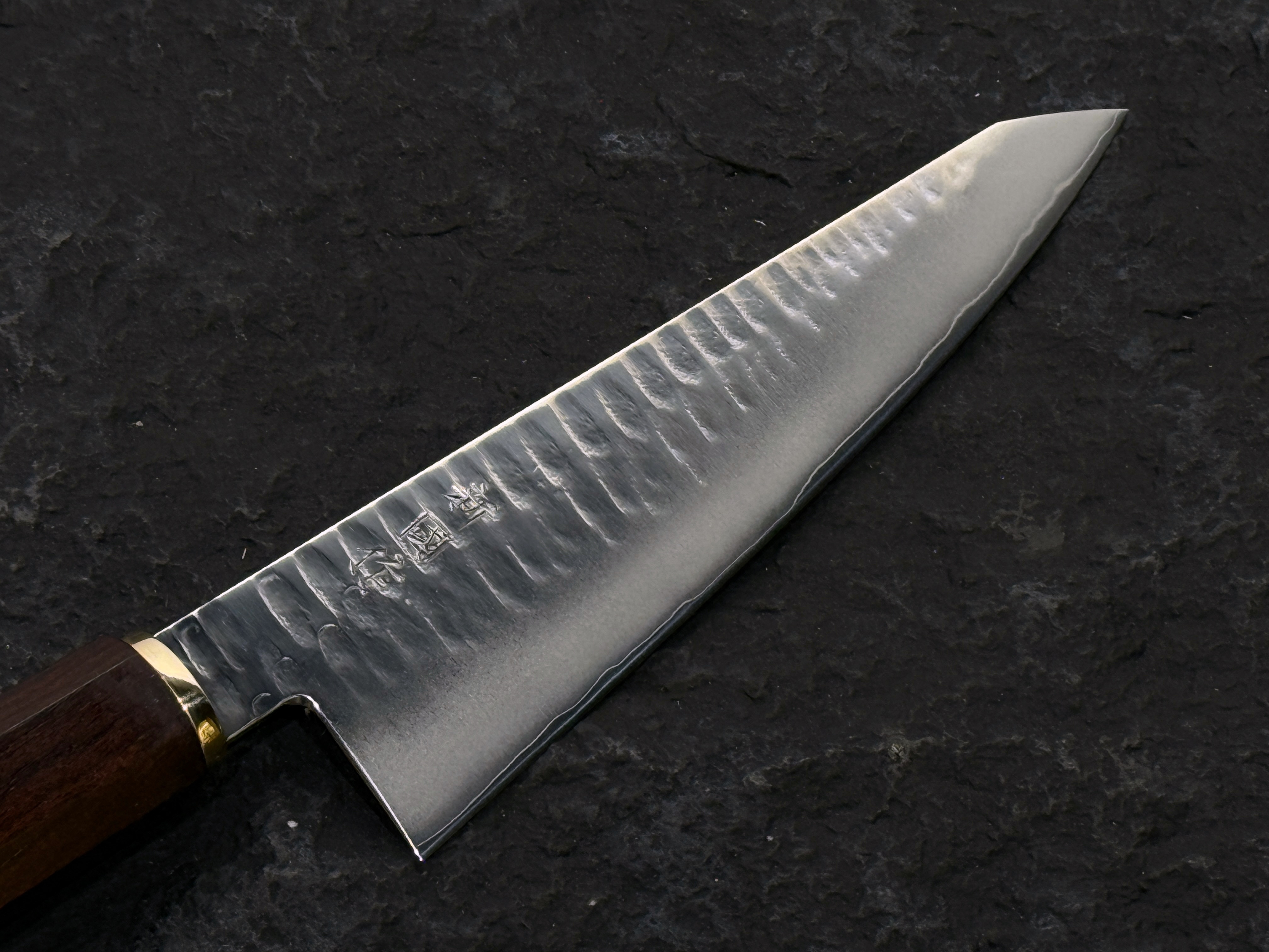 新国作 鍛造 銀三鋼 槌目 骨透 黑檀柄