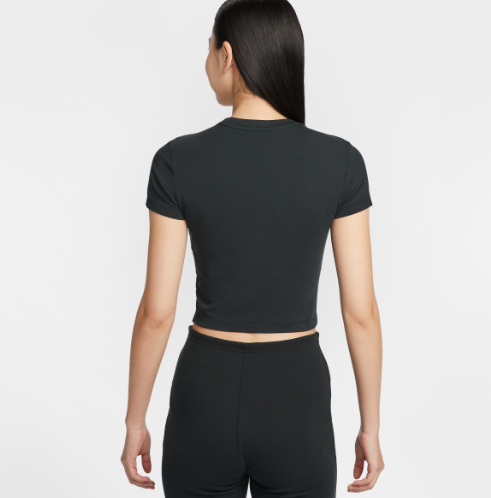 NIKE / Nike Sportswear Chill Knit 女子短版T恤  / JUL25