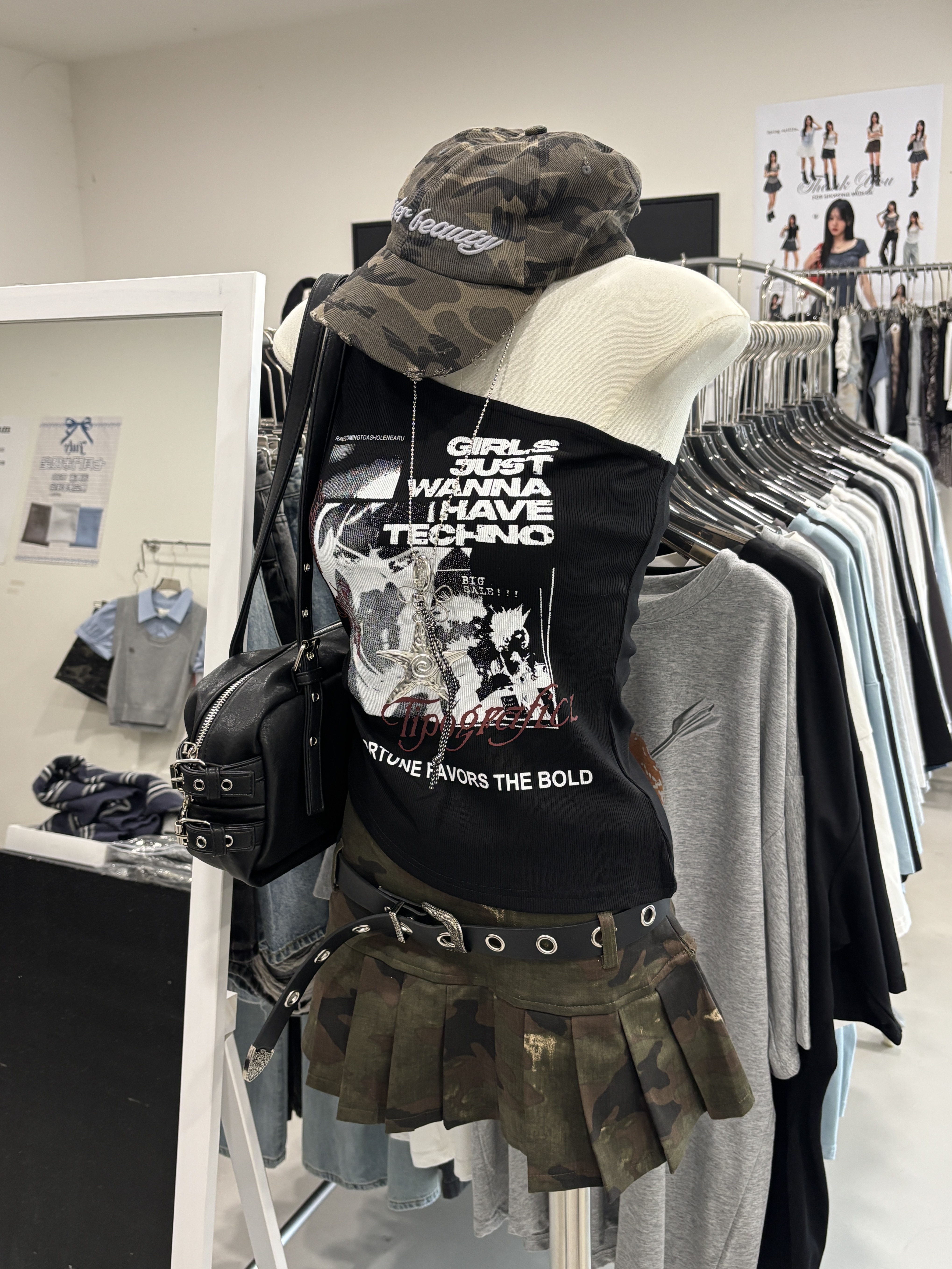 辣妹迷彩皮帶百褶裙