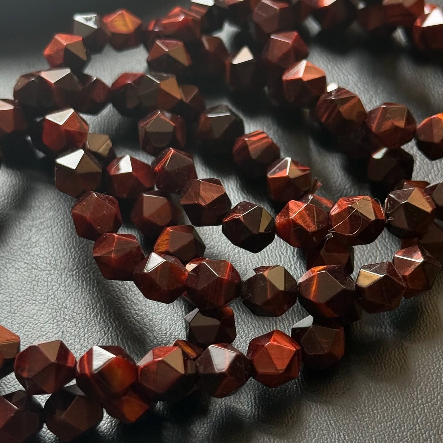 [原石] 紅虎眼石 菱形水晶手串