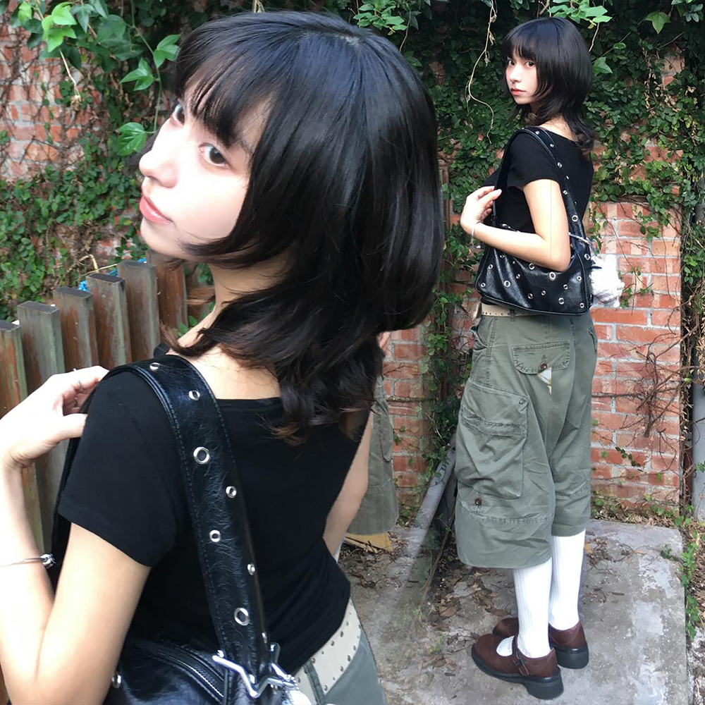 金屬釦洞單肩包