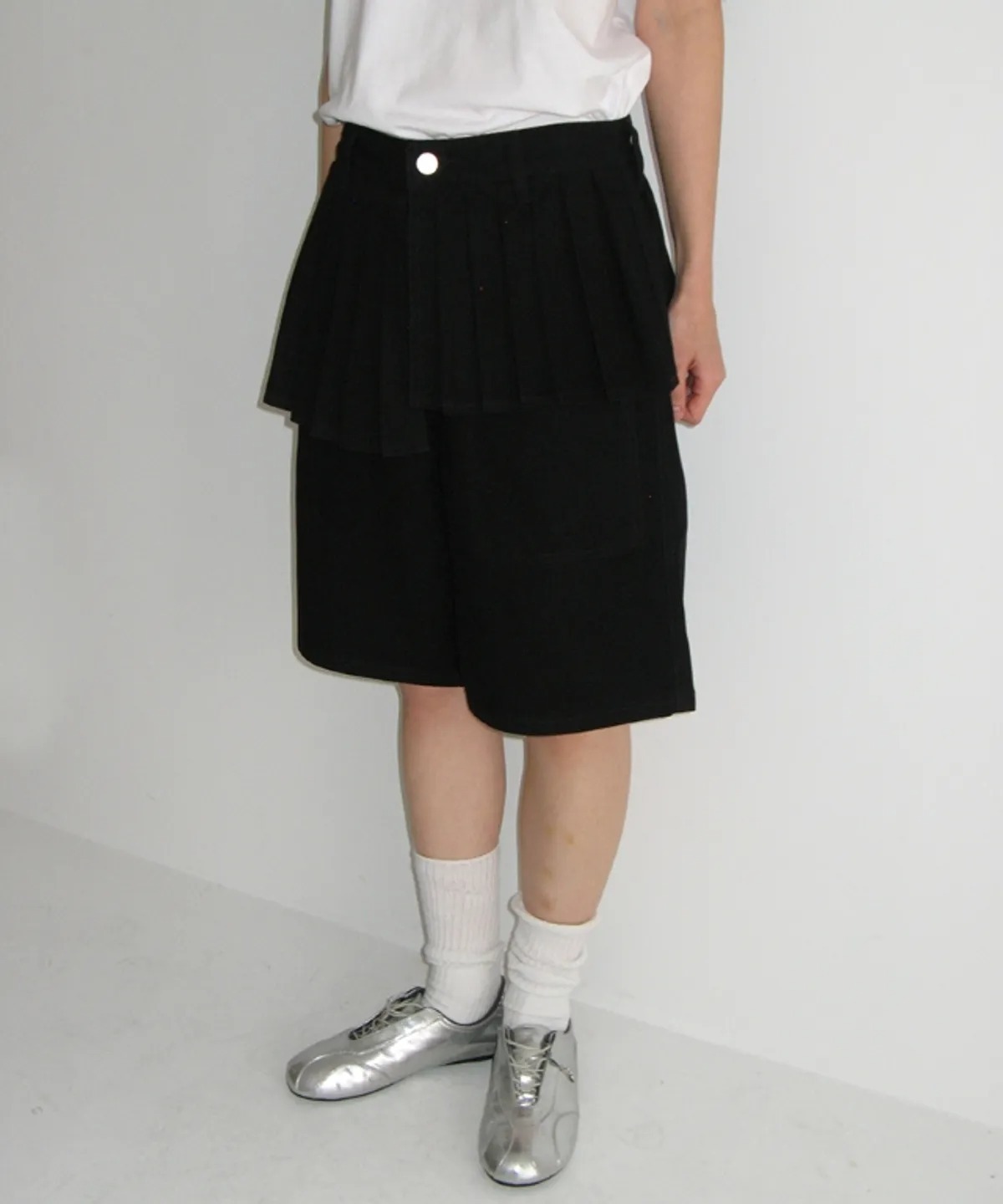 RONRON OFF BALANCE PLEAT LAYERED SHORTS PANTS