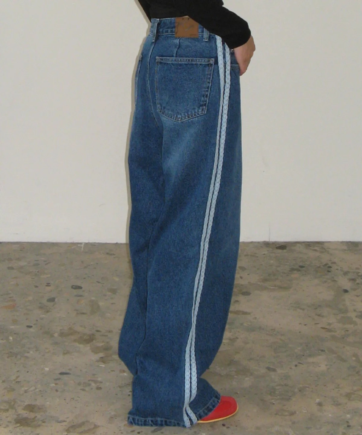 RONRON SIDE LACE TRACK DENIM PANTS