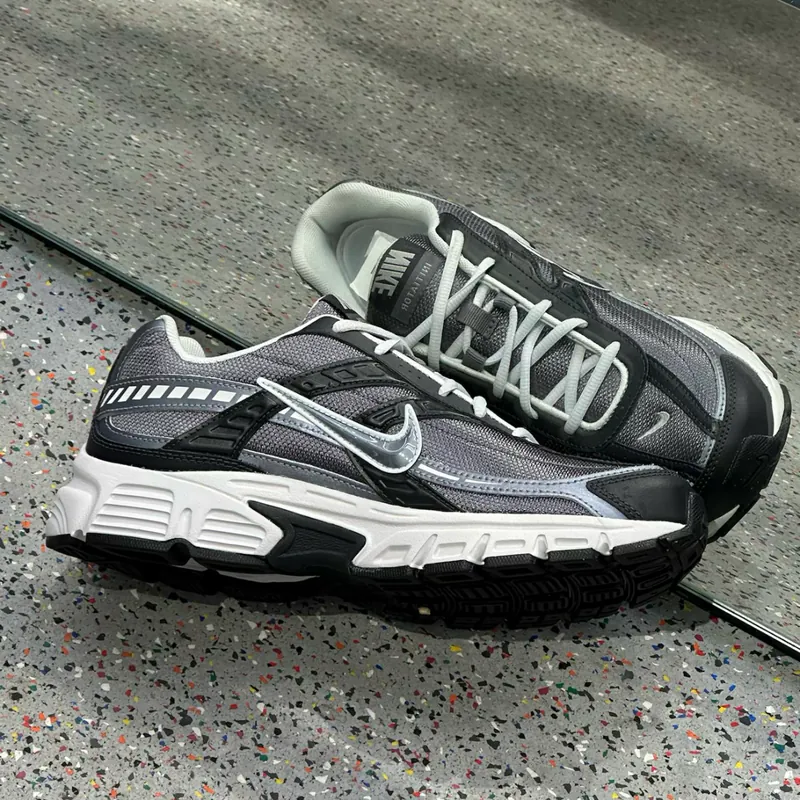 NIKE INITITATOR "Smoke Grey" 灰黑 炭灰 復古老爹鞋 運動休閒鞋