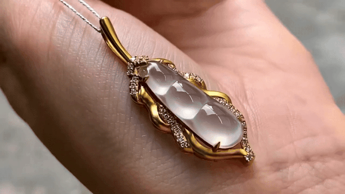 720534 翡翠玻璃種福豆吊墜