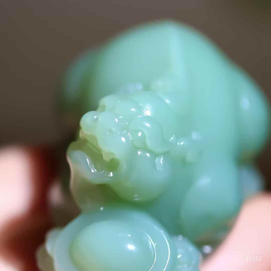 72075 和田玉貔貅獻寶