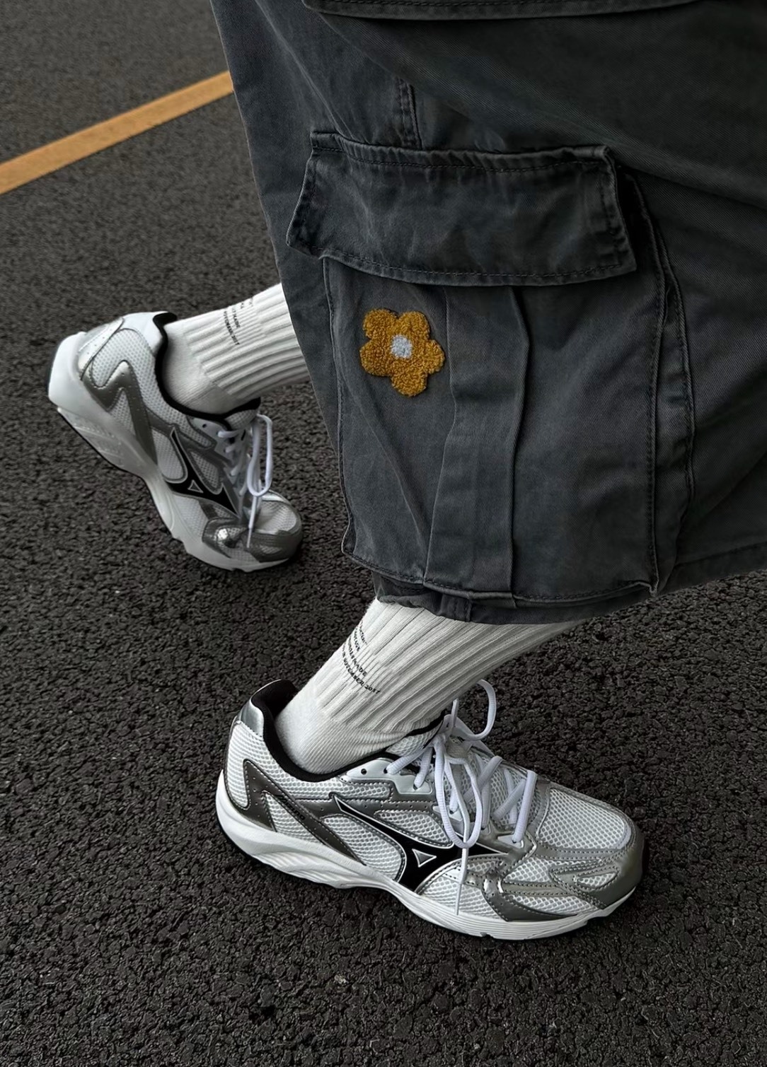 Mizuno銀色跑鞋✨輕量舒適百搭慢跑鞋 男女同款圓頭鞋｜運動日常穿搭必備 July25