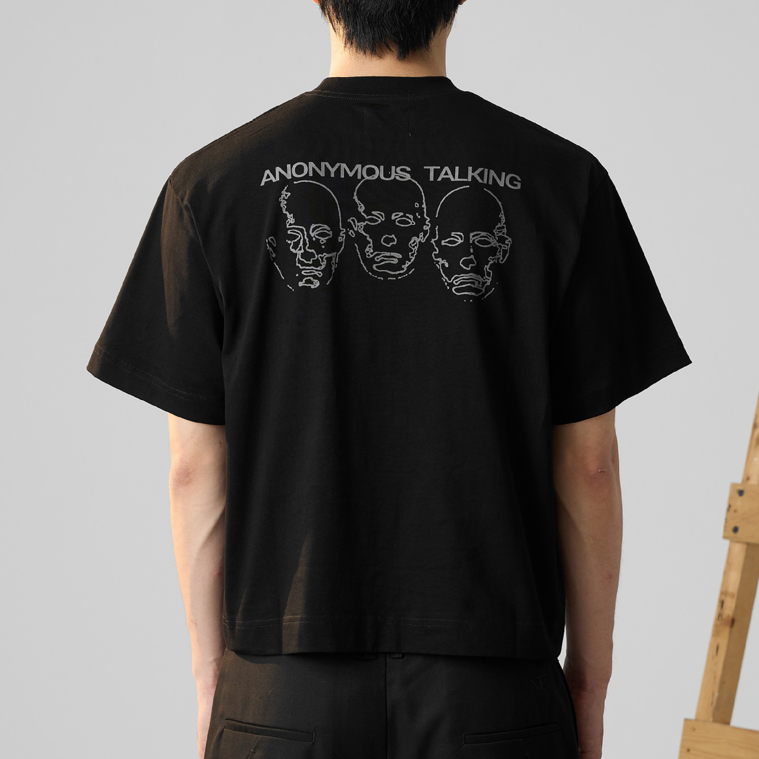 Anonymous Talking TRIO Tee 圖像寬短Tee