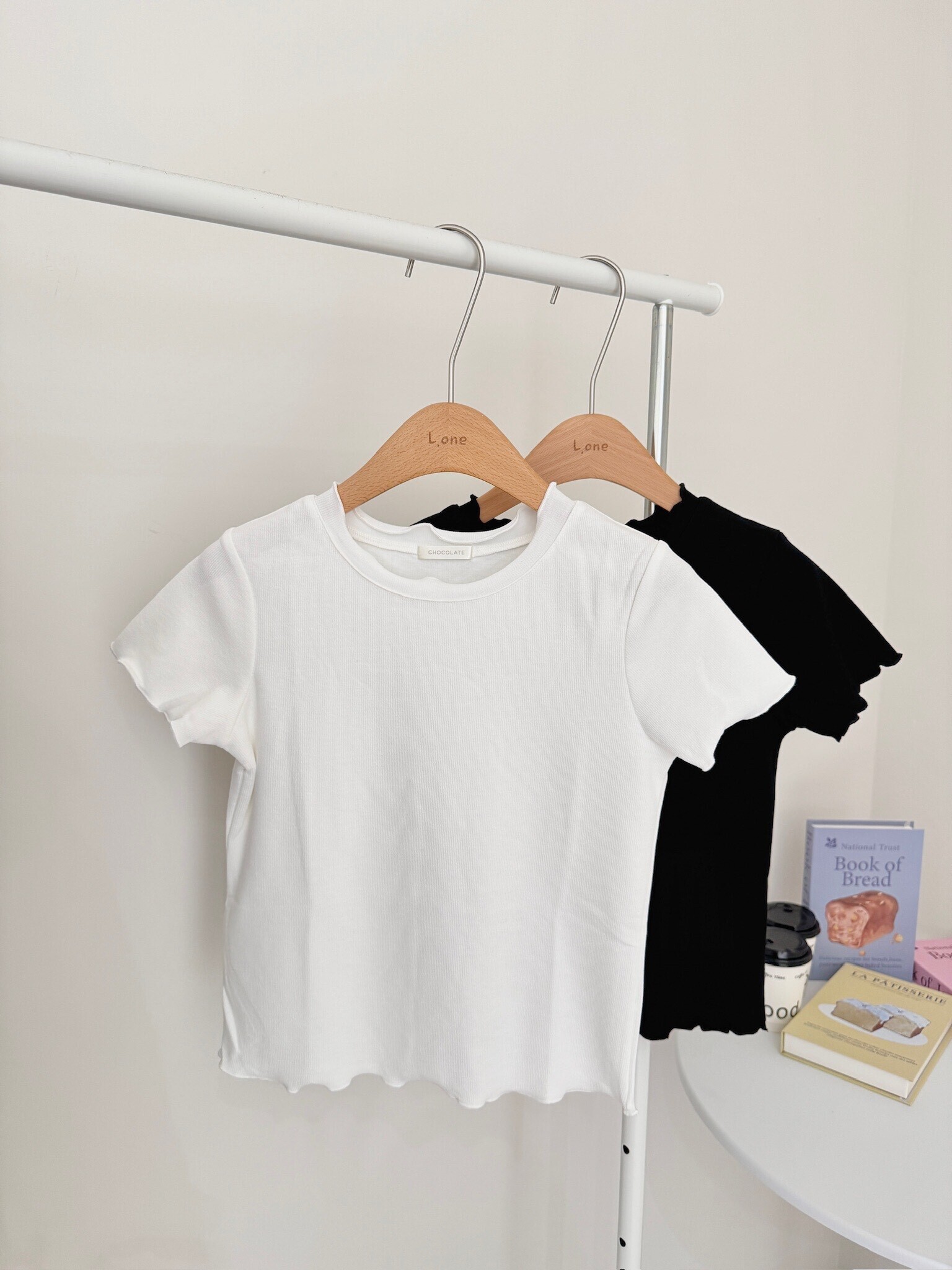 木耳邊肌理紋上衣