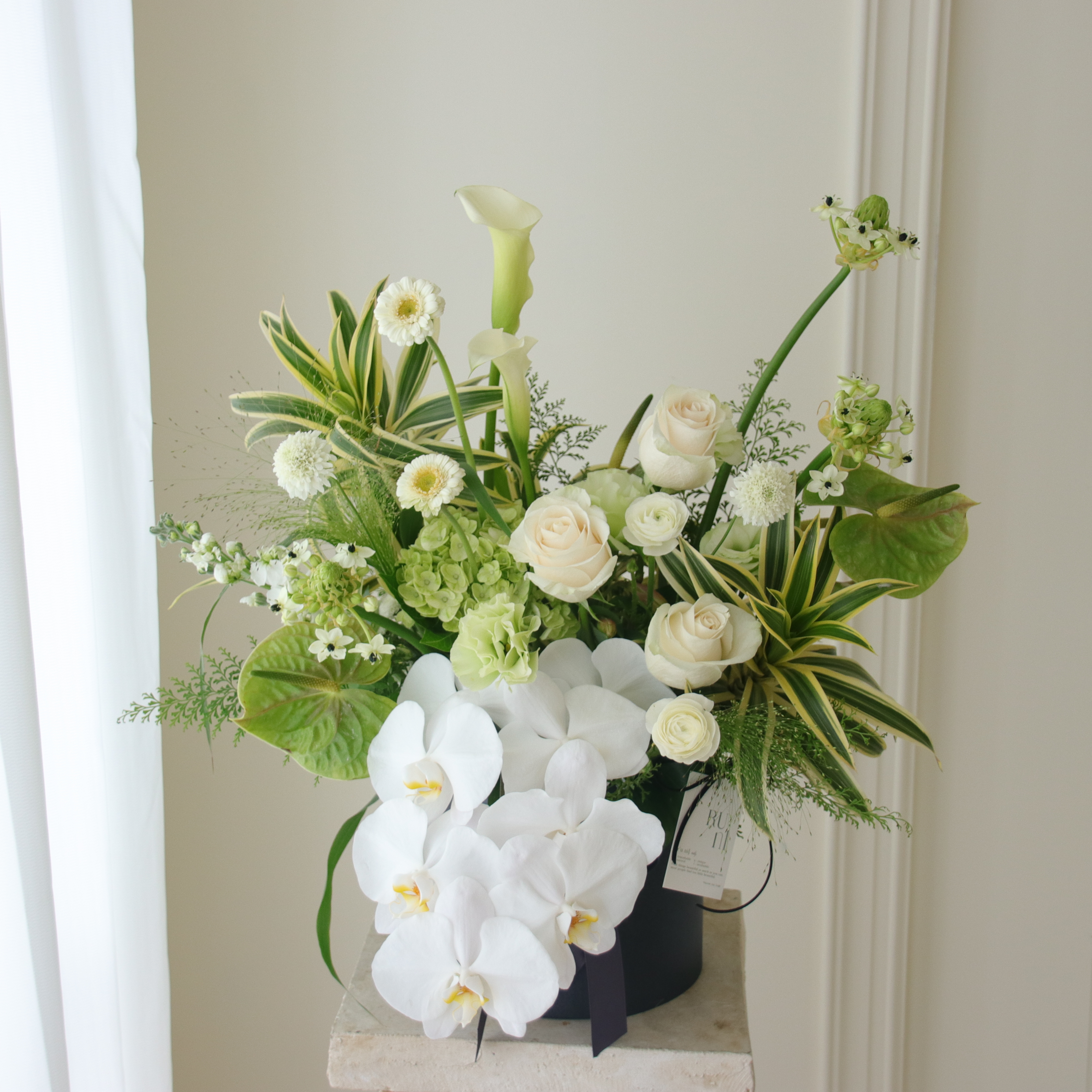 晨光森語- 白綠色系客製鮮花抱抱桶