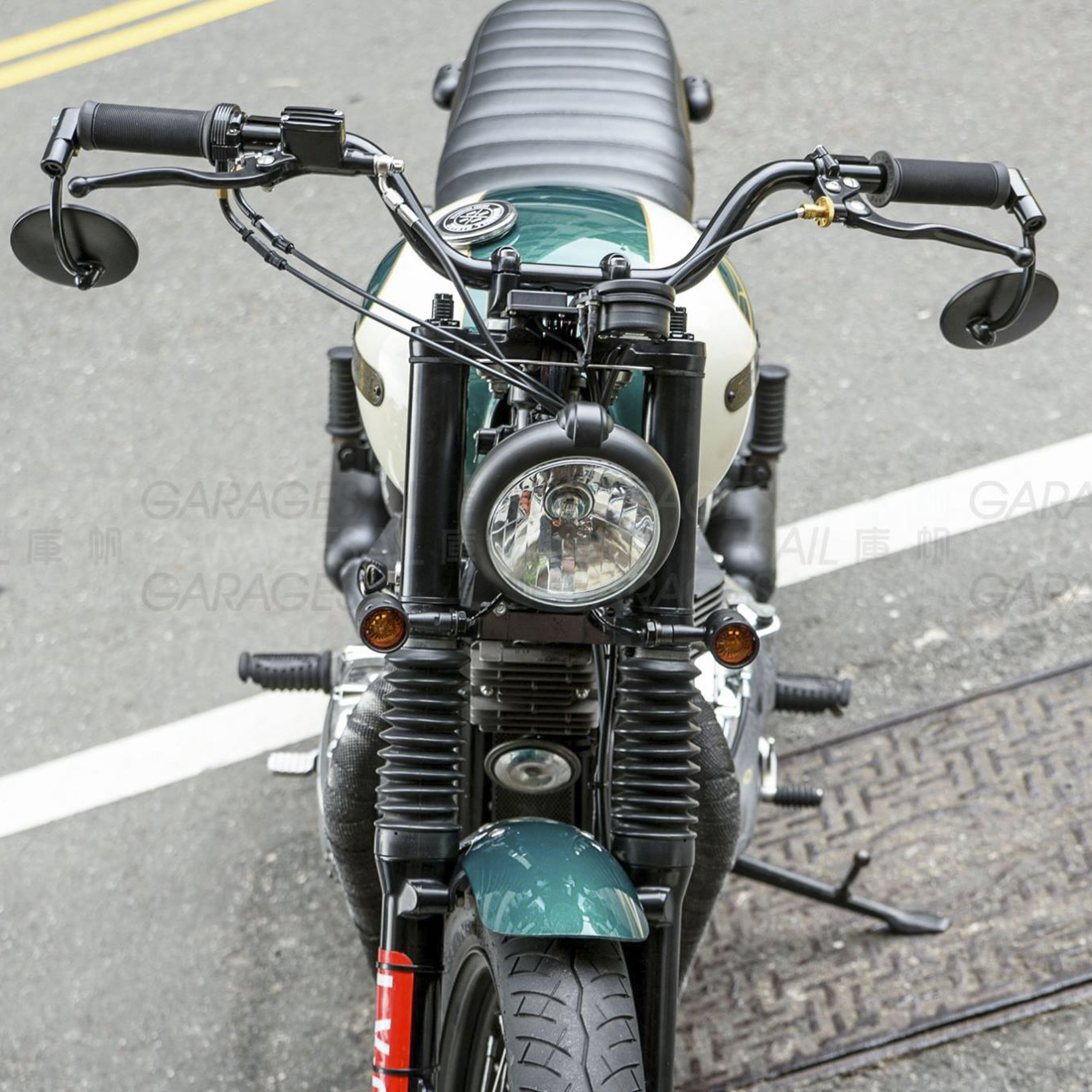 5.75吋 下鎖式 帽蓋 大燈 - 黑