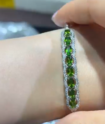 250726 - C32 珠寶級綠透輝石半銀開口排鈪