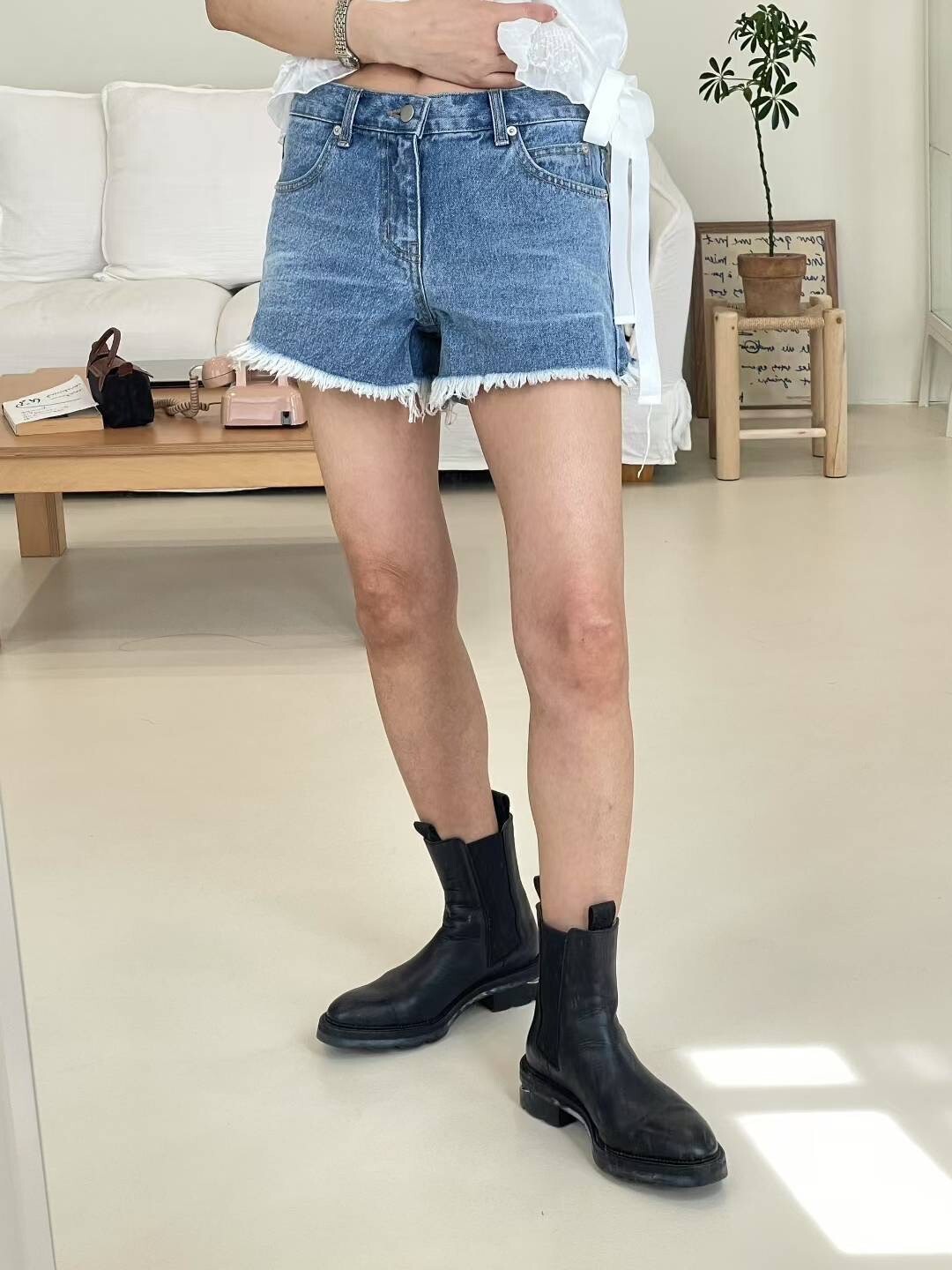 白鬚邊牛仔熱褲