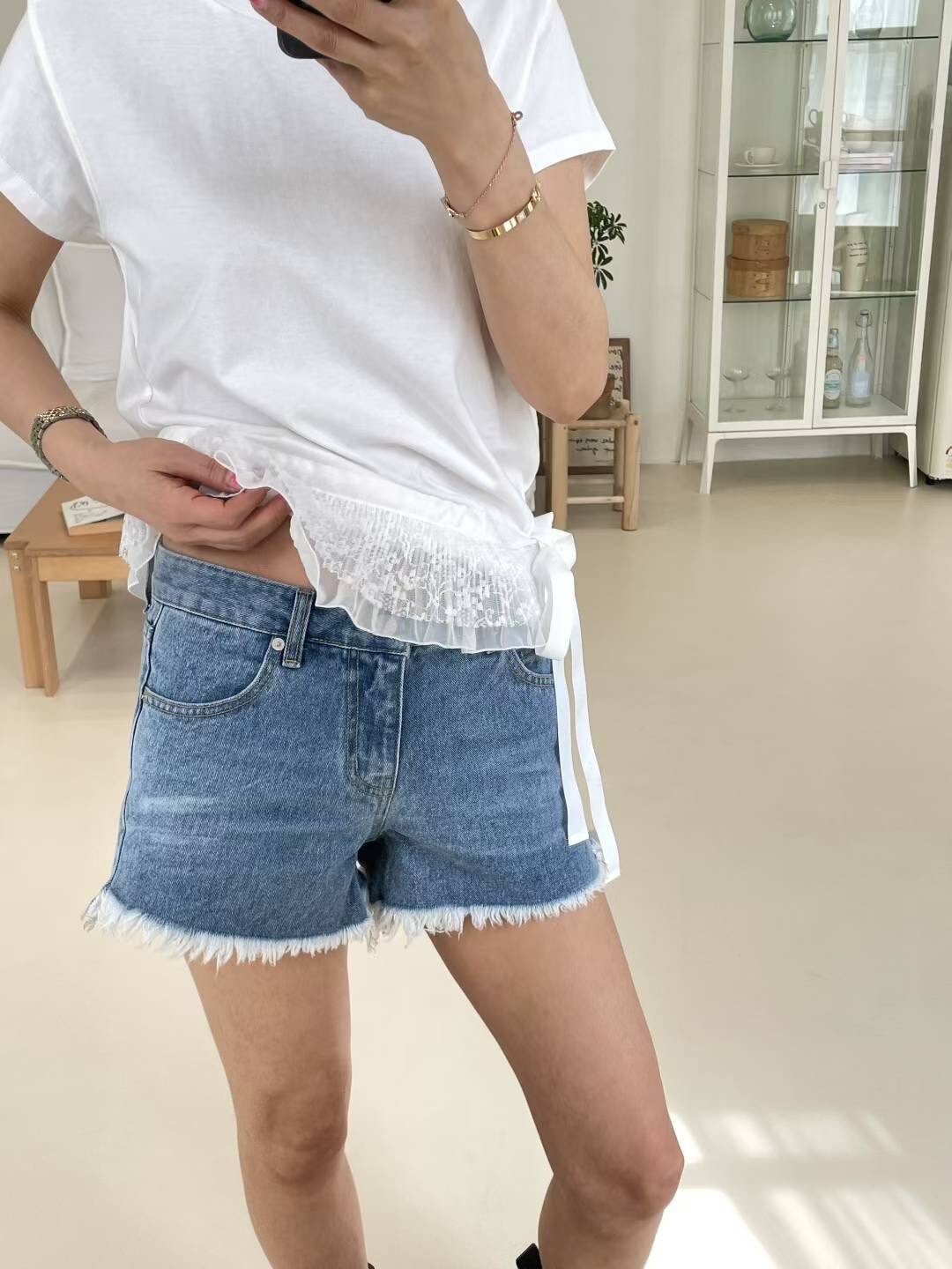 白鬚邊牛仔熱褲