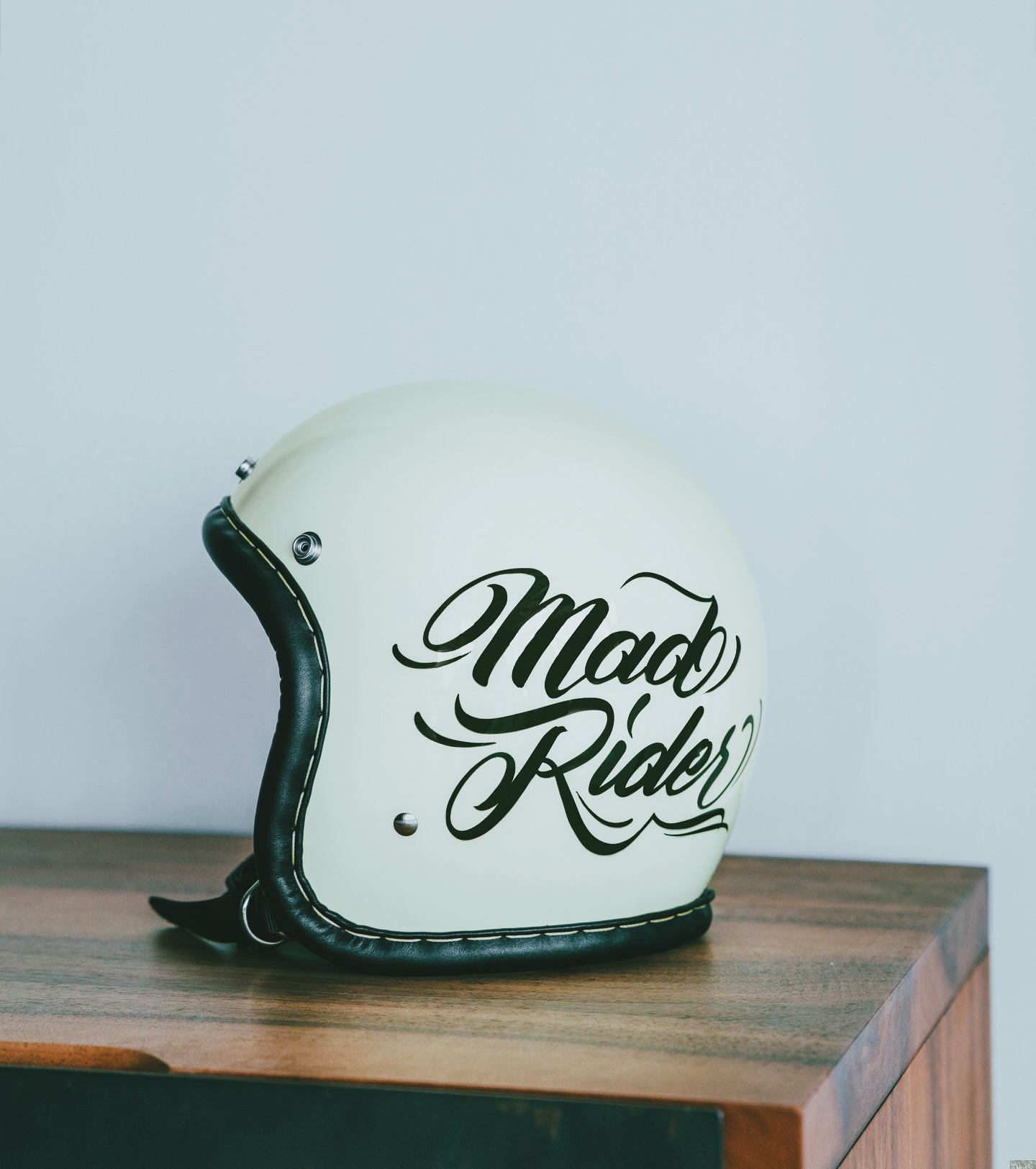 7/27 12:00 開賣  Madness