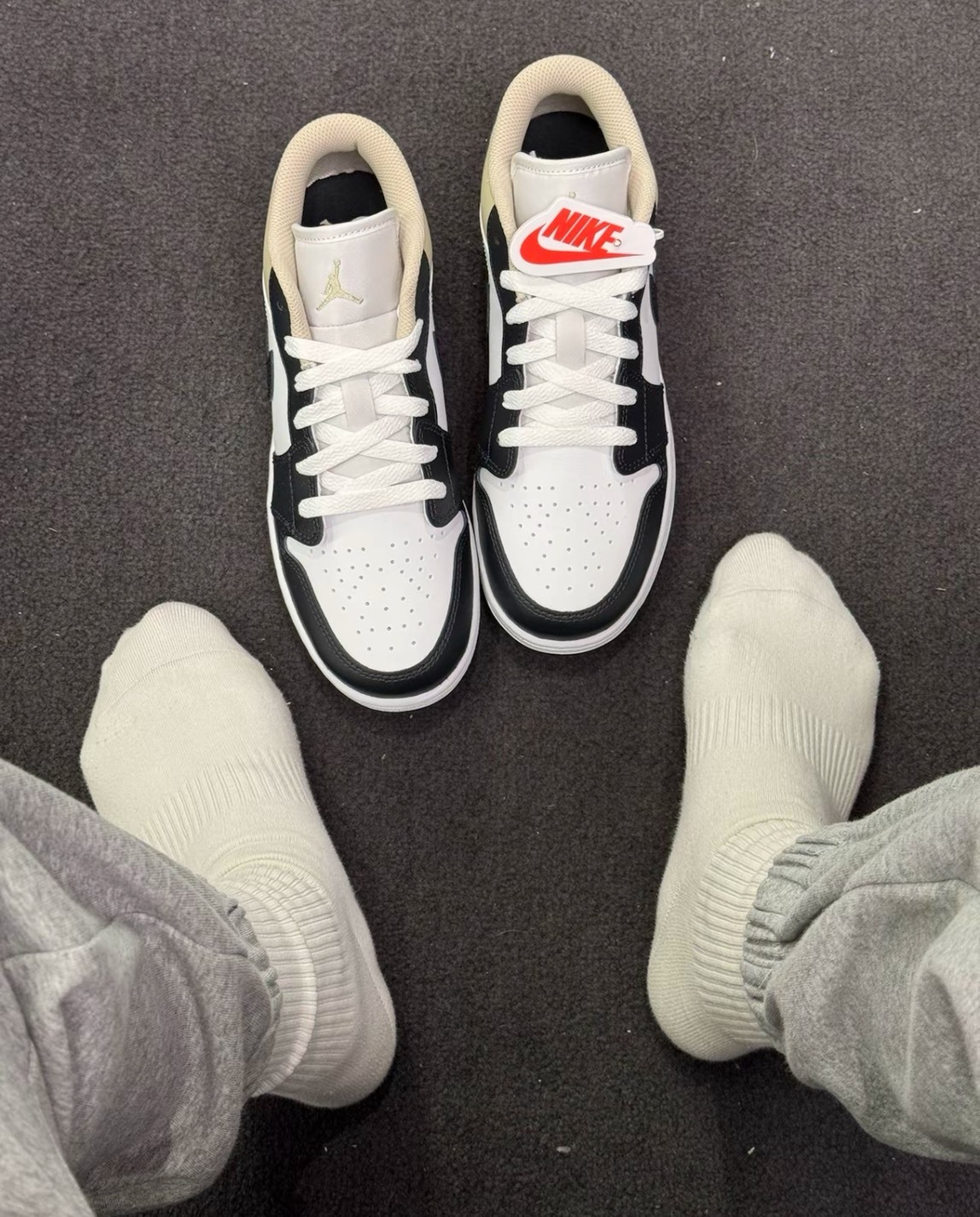 Jordan AJ1 白黑 經典復古 低筒籃球鞋 男款 潮流百搭皮革球鞋July25