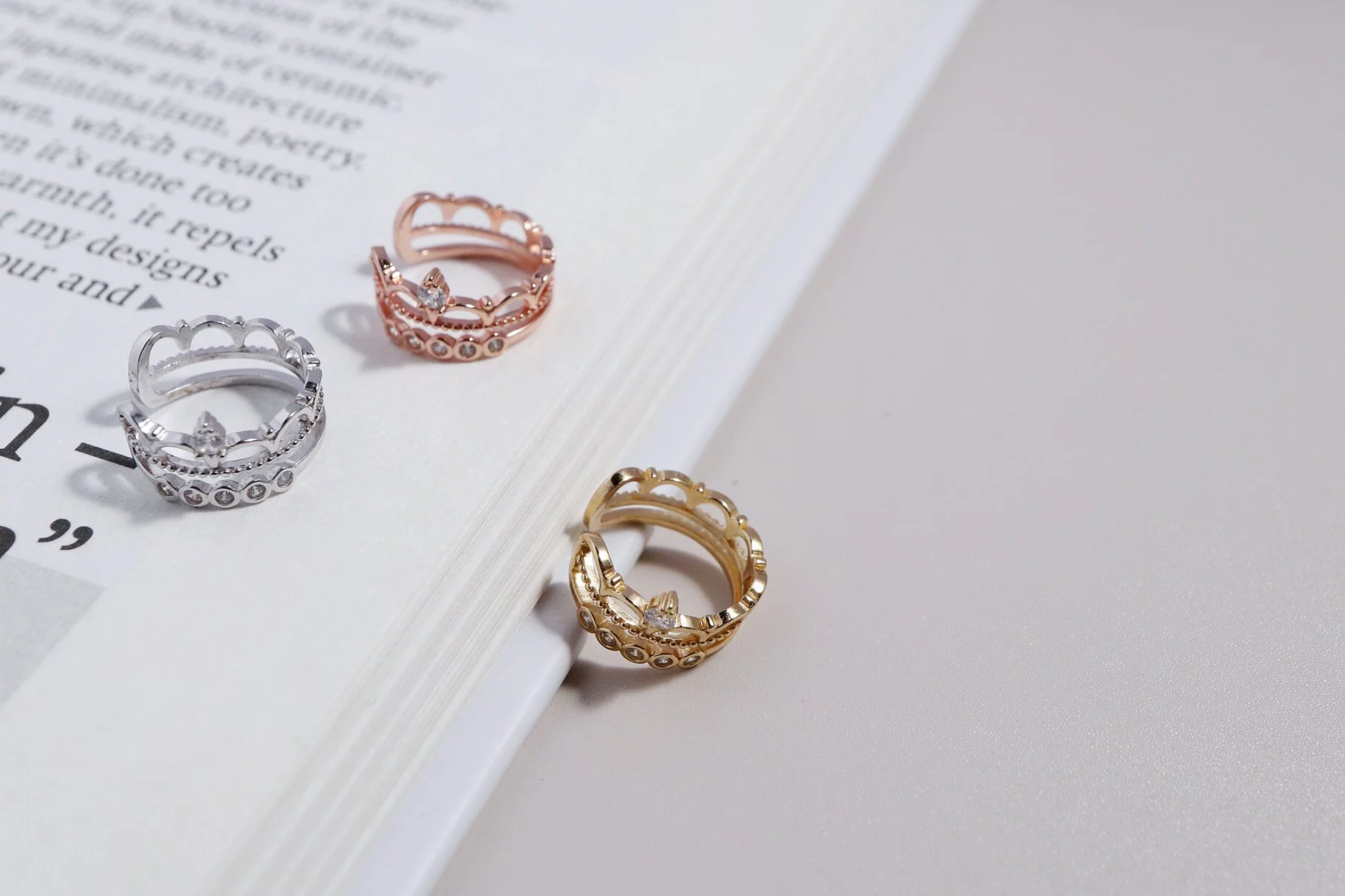 crown-silver-ear-cuff
