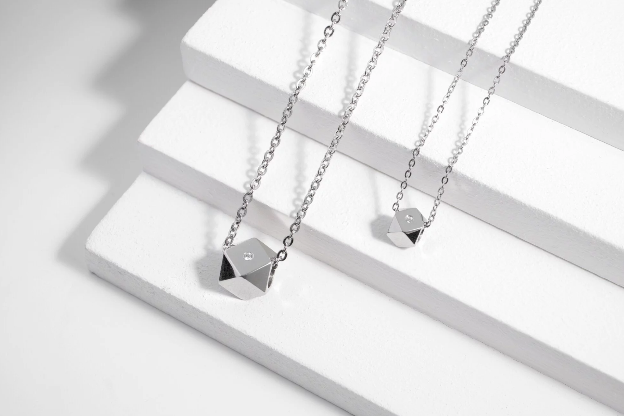 geometry-small-square-necklace