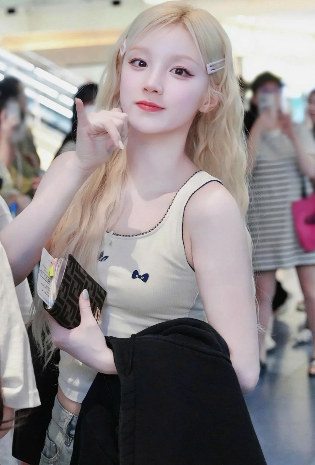 adidas Originals 蝴蝶結背心 白色 修身美式風 方領短版上衣 無袖運動風內搭背心 宋雨琦同款 July25