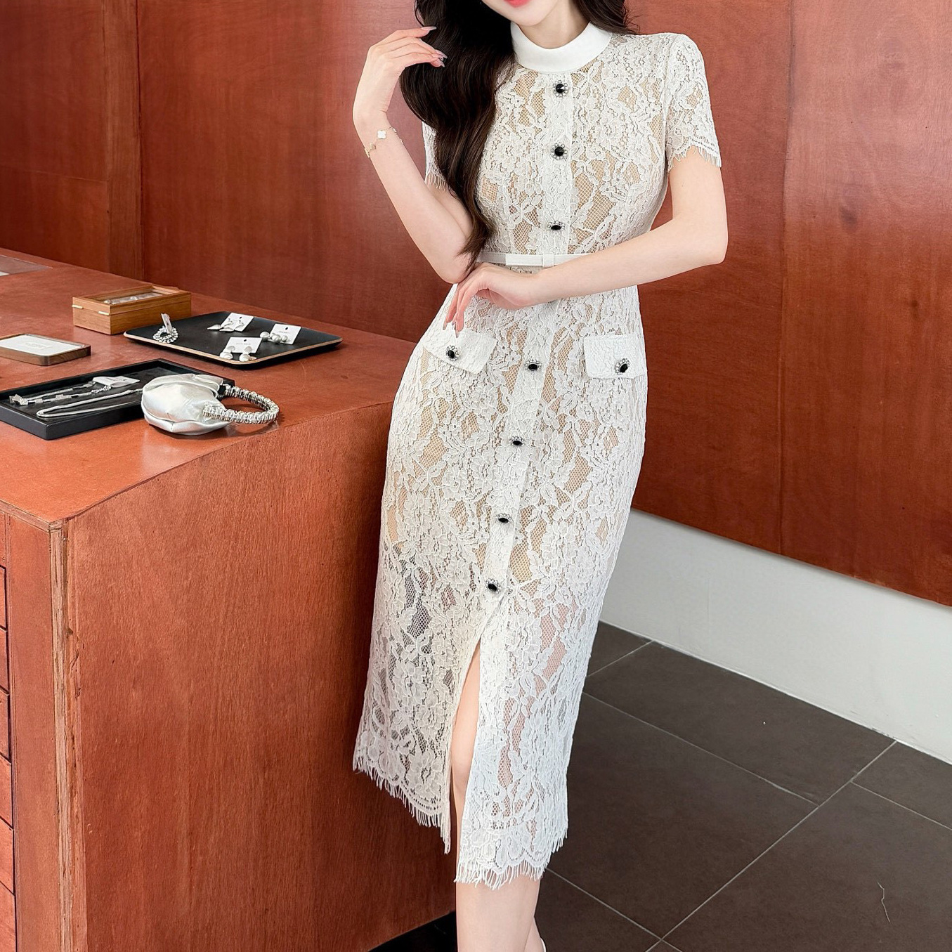 睫毛蕾絲單排釦收腰短袖洋裝(附腰帶)