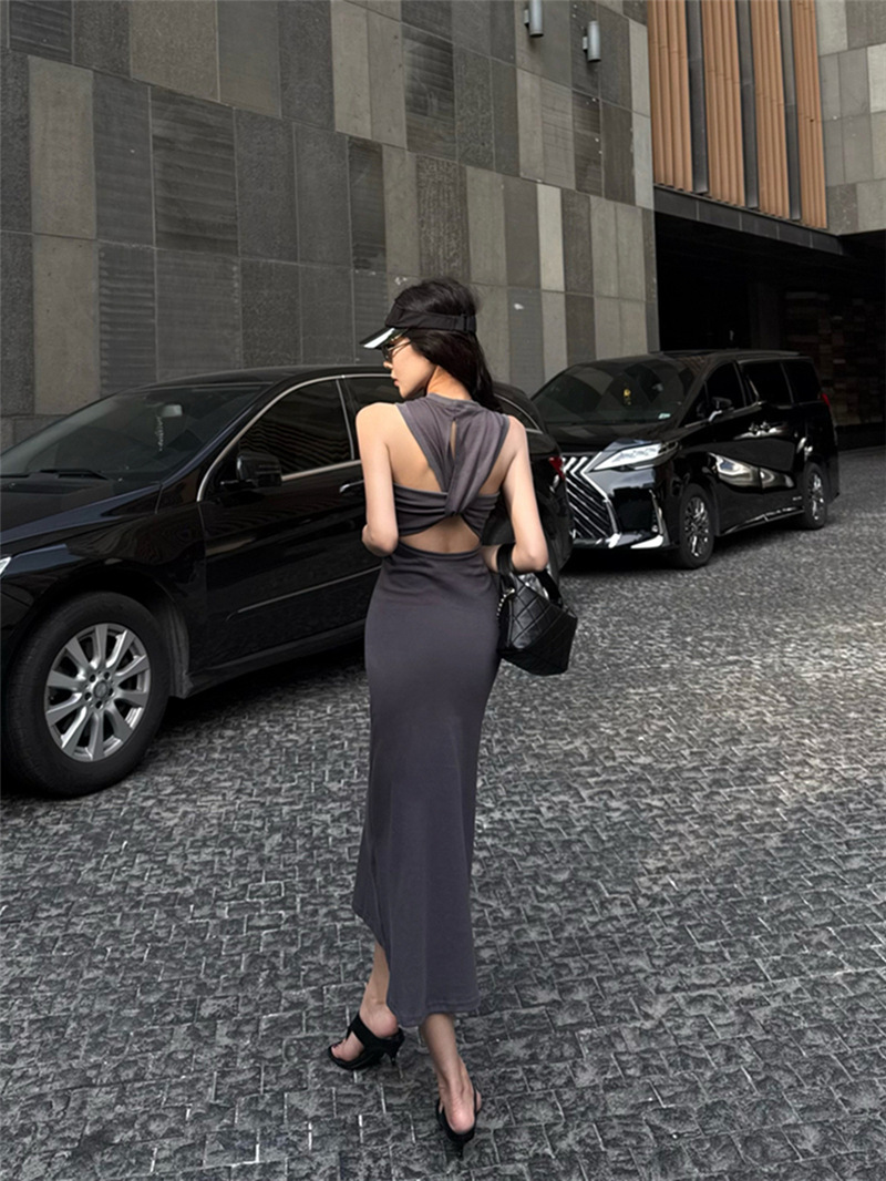 休閒性感 扭轉露背棉質長洋裝