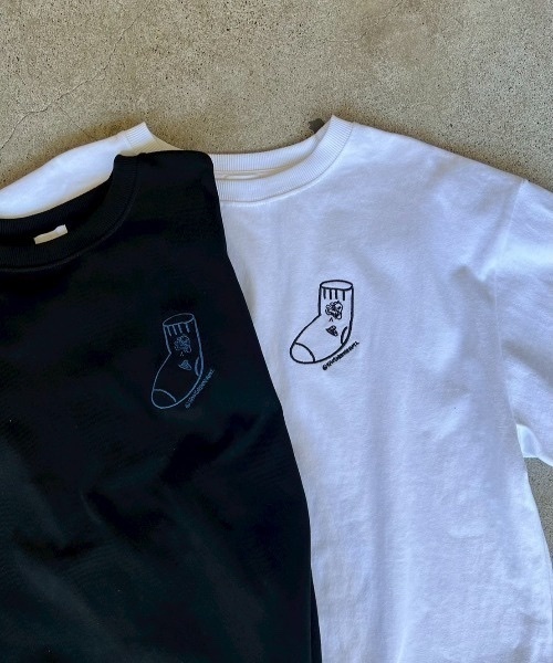 kaoyorinakami / socks tee