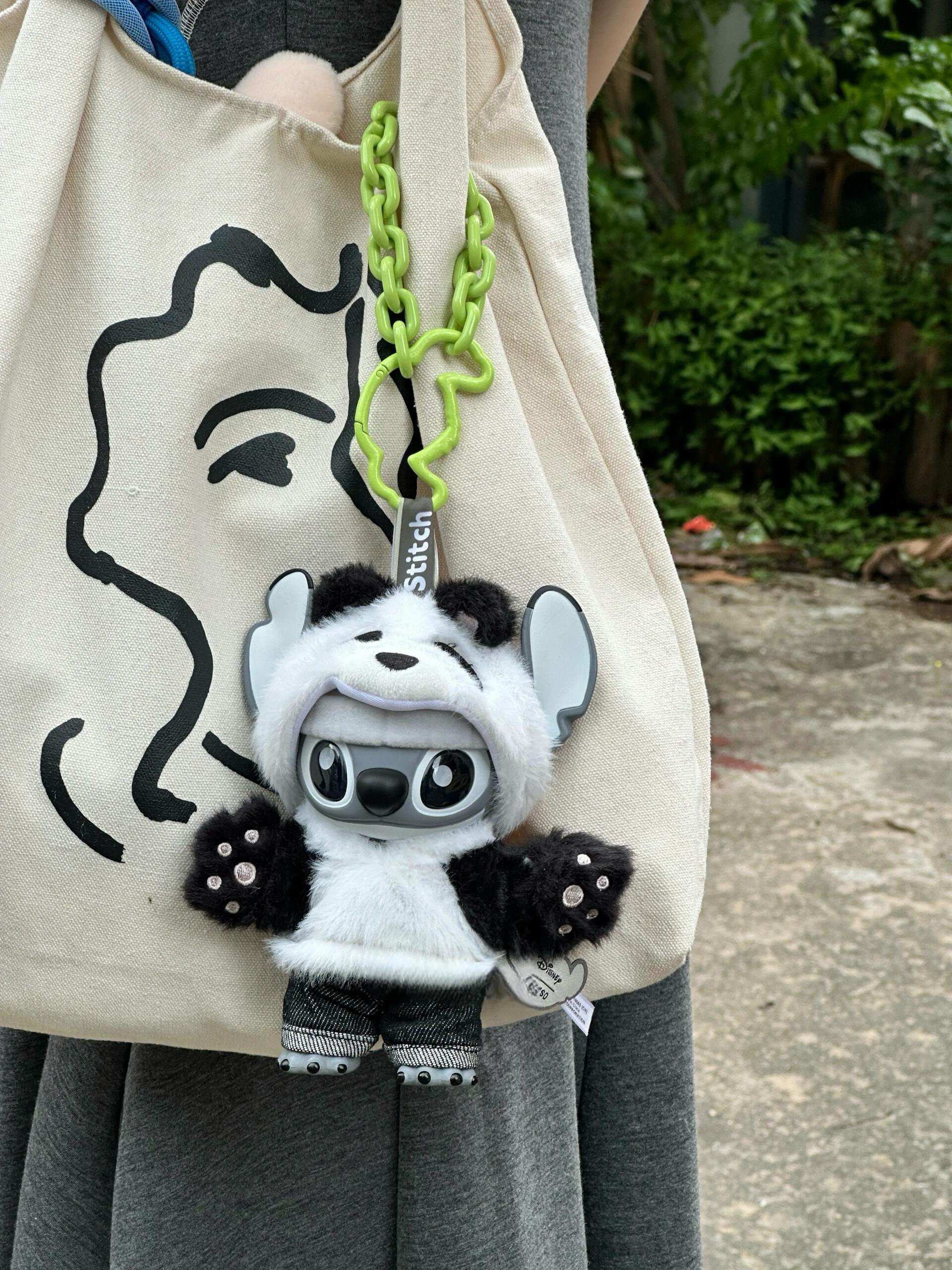 本週限時接單!! Disney 史迪奇 正版授權 GenZ 街頭系列 黑白熊貓 糖膠吊飾 鑰匙圈 毛絨公仔/預購