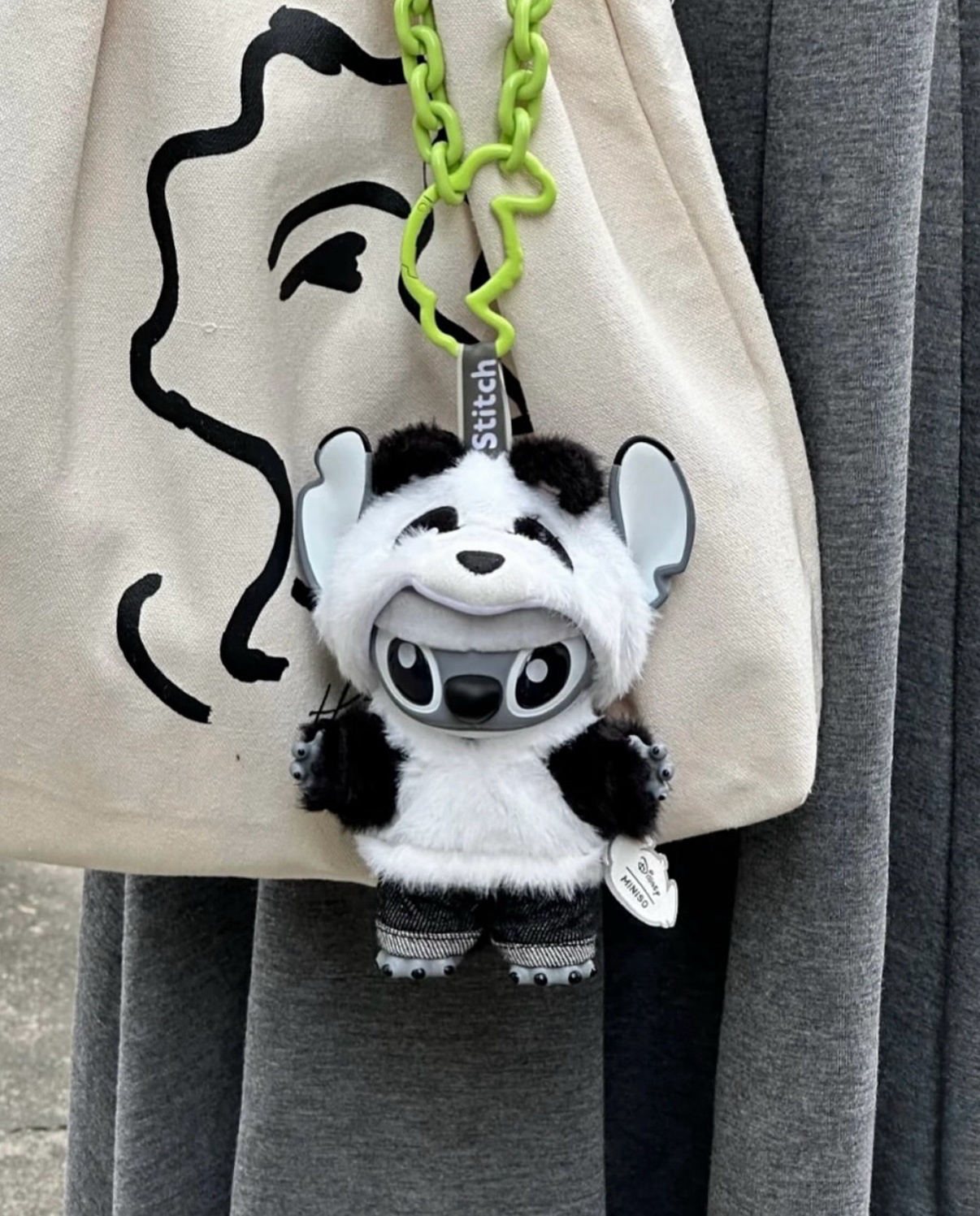 本週限時接單!! Disney 史迪奇 正版授權 GenZ 街頭系列 黑白熊貓 糖膠吊飾 鑰匙圈 毛絨公仔/預購
