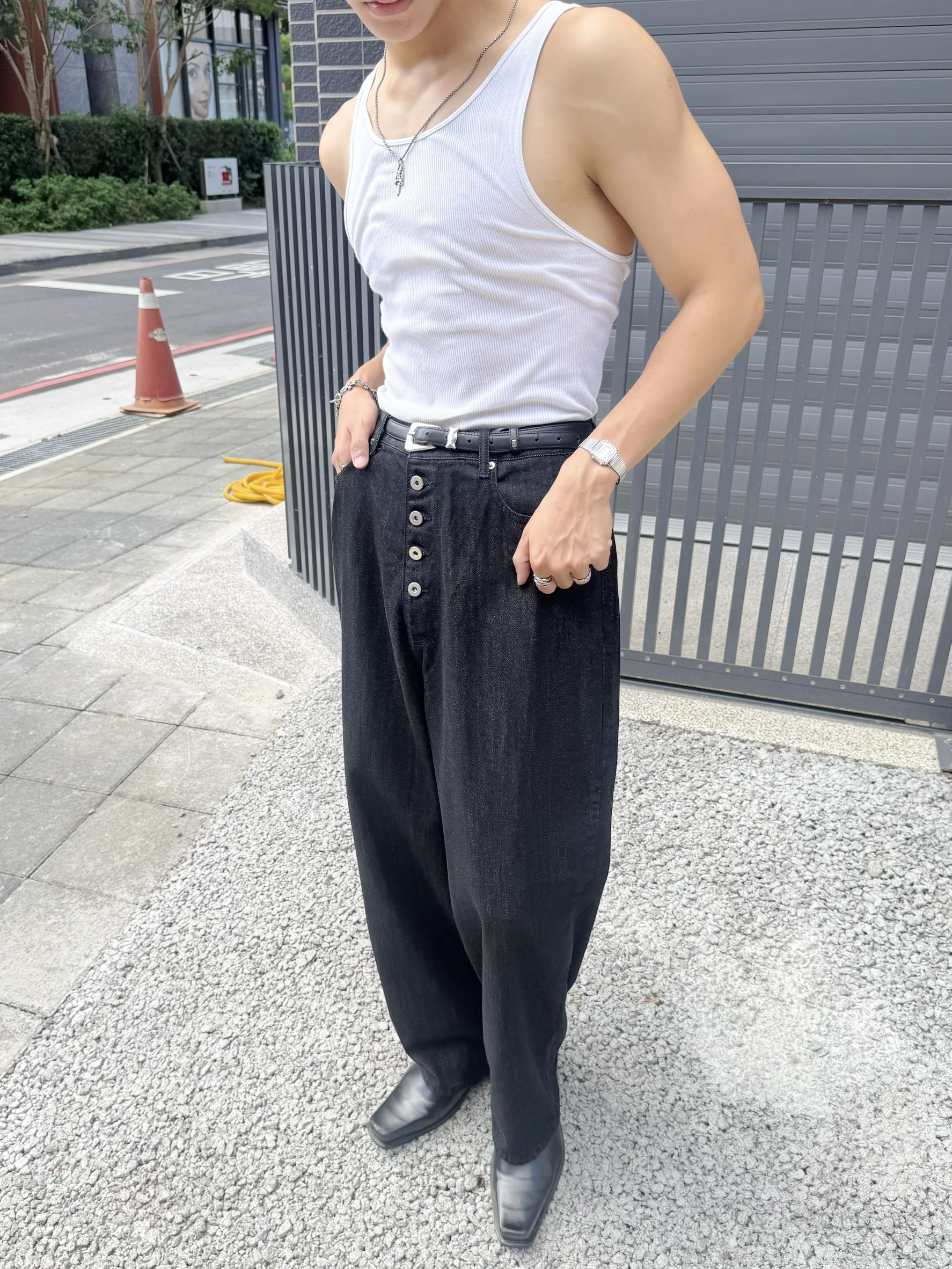 鈕扣原色刷色牛仔褲