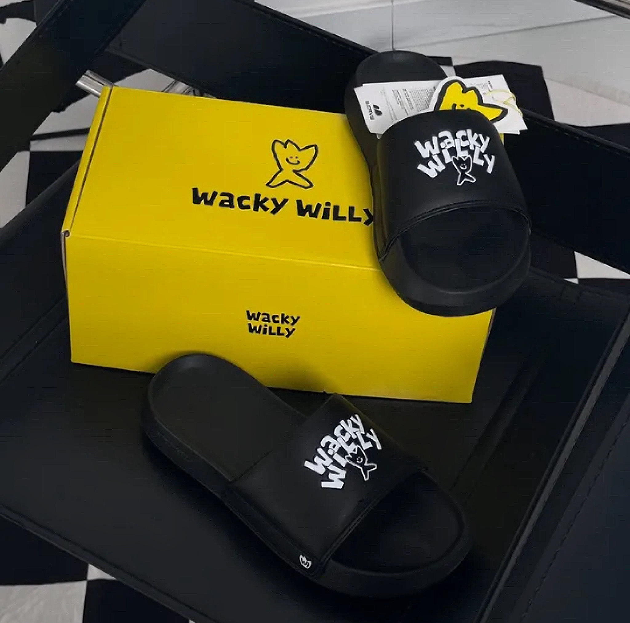 韓國代購 Wacky Willy 經典 小黃人 Kiki 舒適 夏日 拖鞋 多色可選