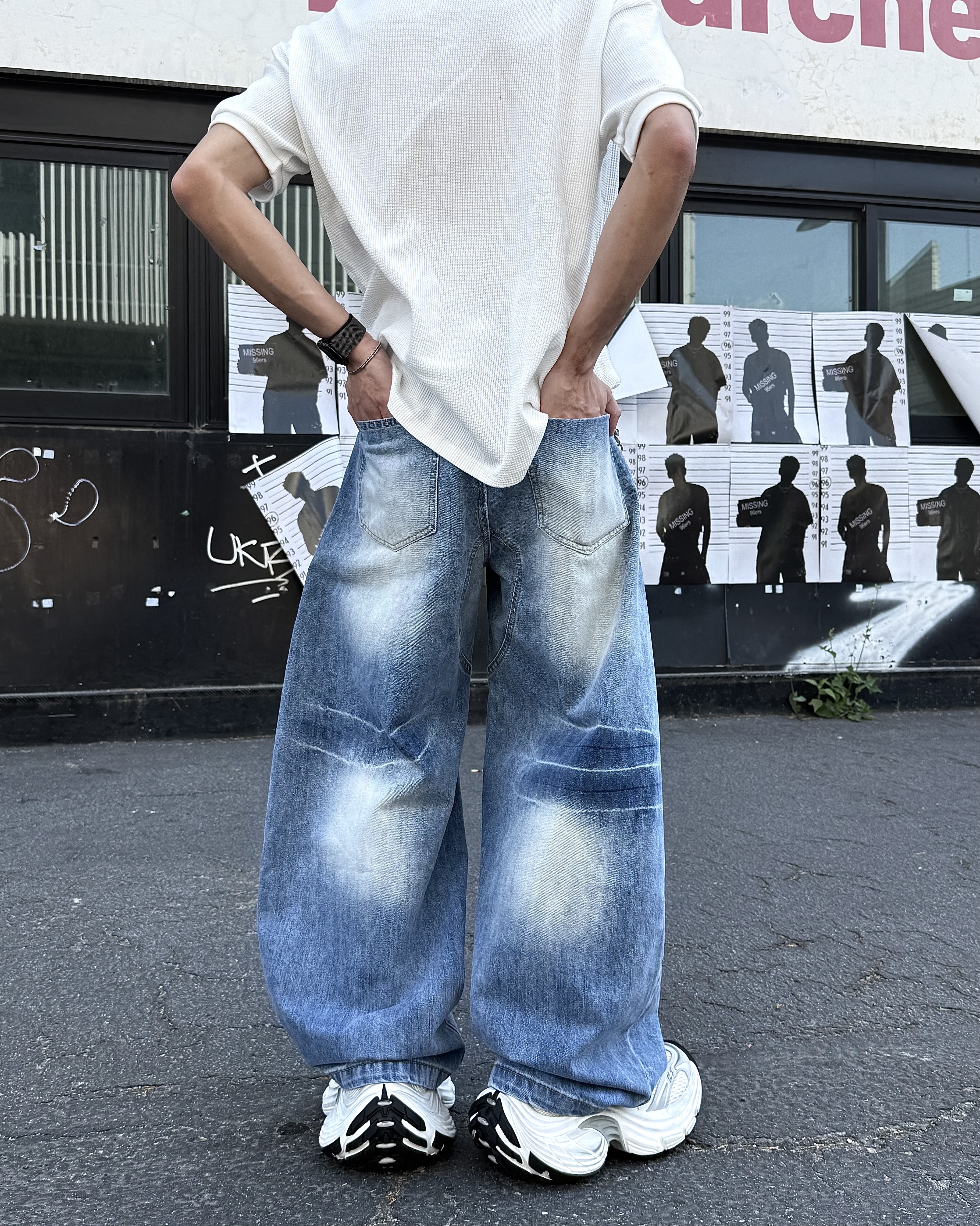 𝐇·𝐓·𝐒 韓國 裂紋刷白 復古 水洗 彎刀版型 折線 寬鬆 牛仔 長褲