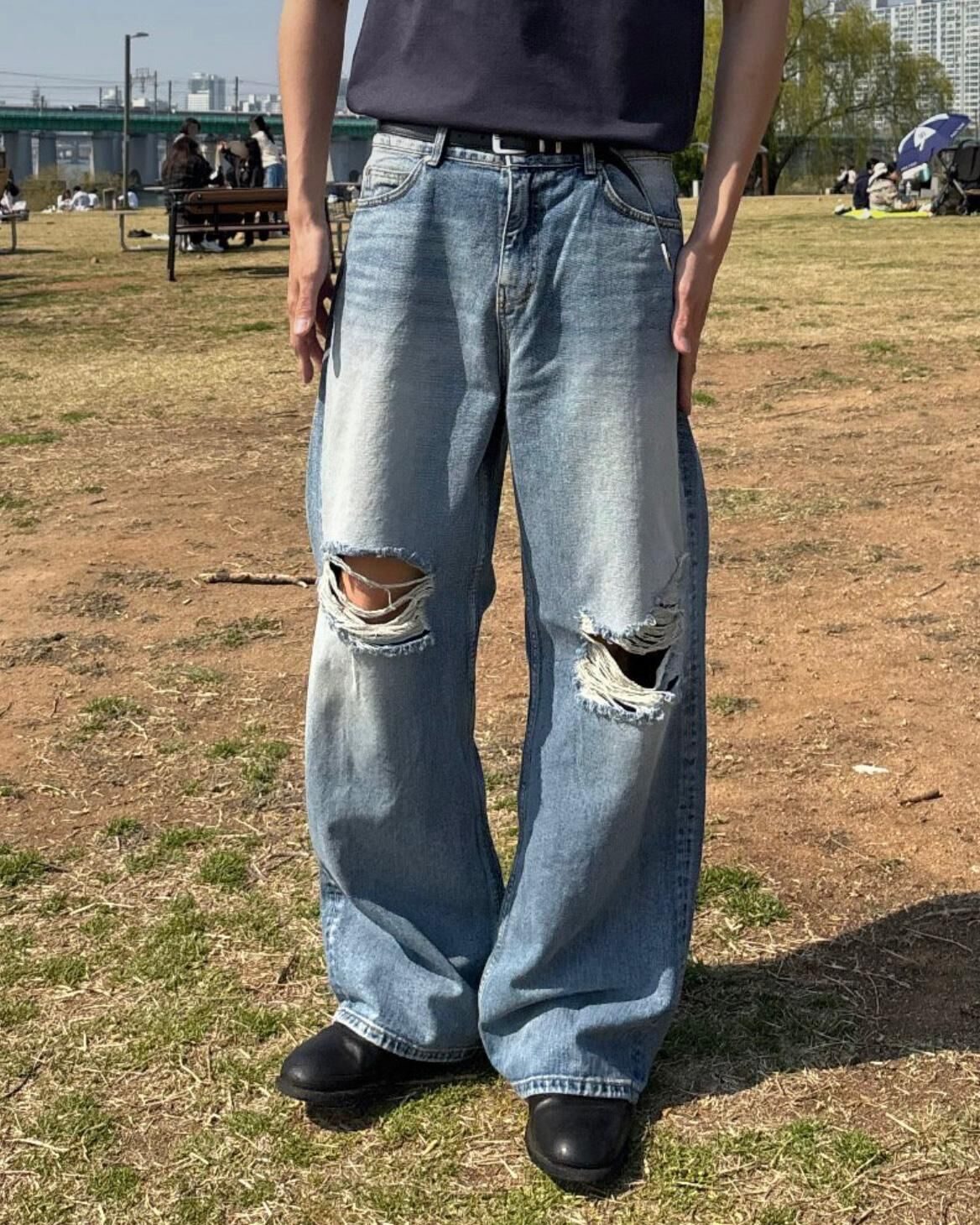 洗水破洞鬆身牛仔褲 WELL DONE-058J