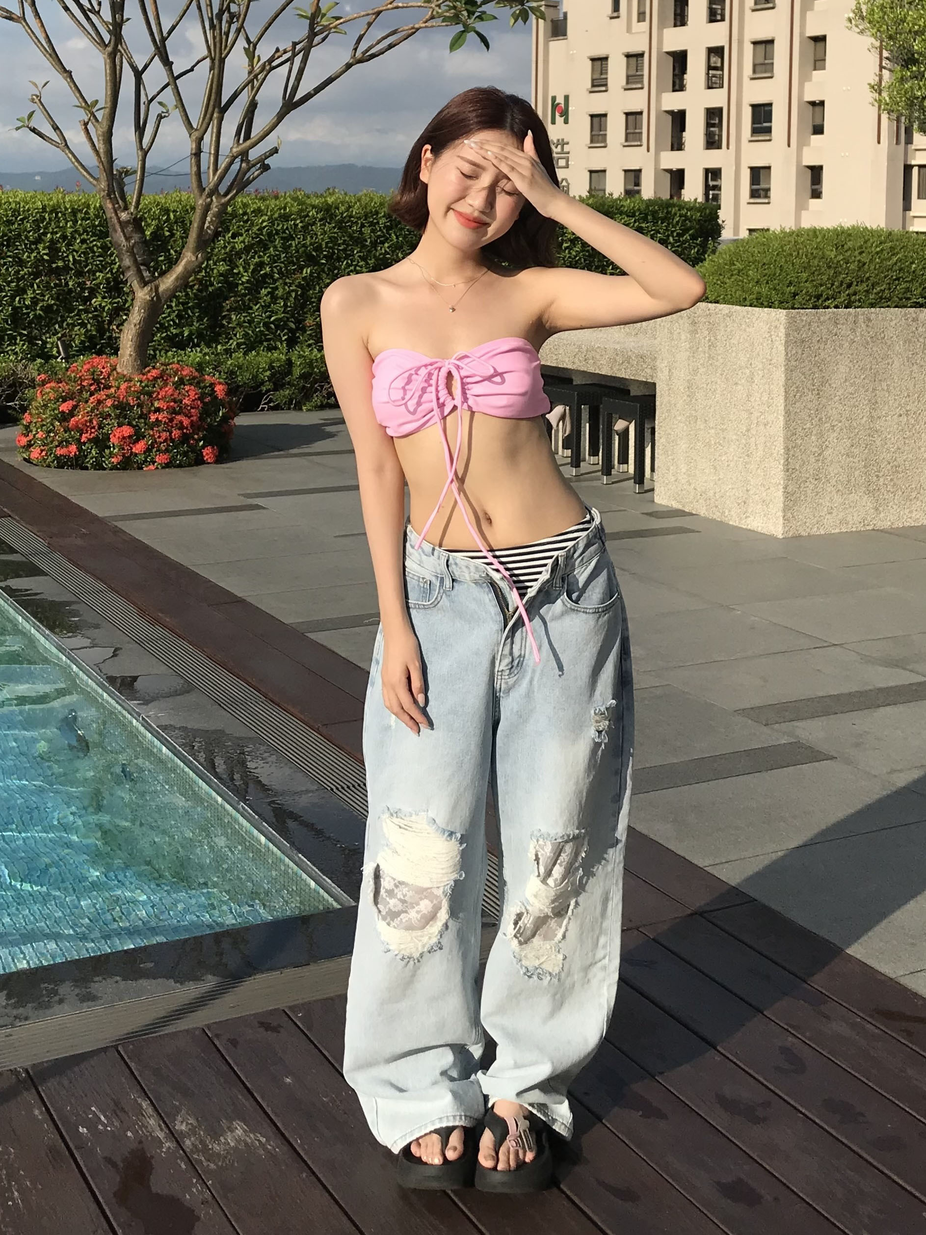 Lace-Trimmed Ripped Denim #牛仔褲