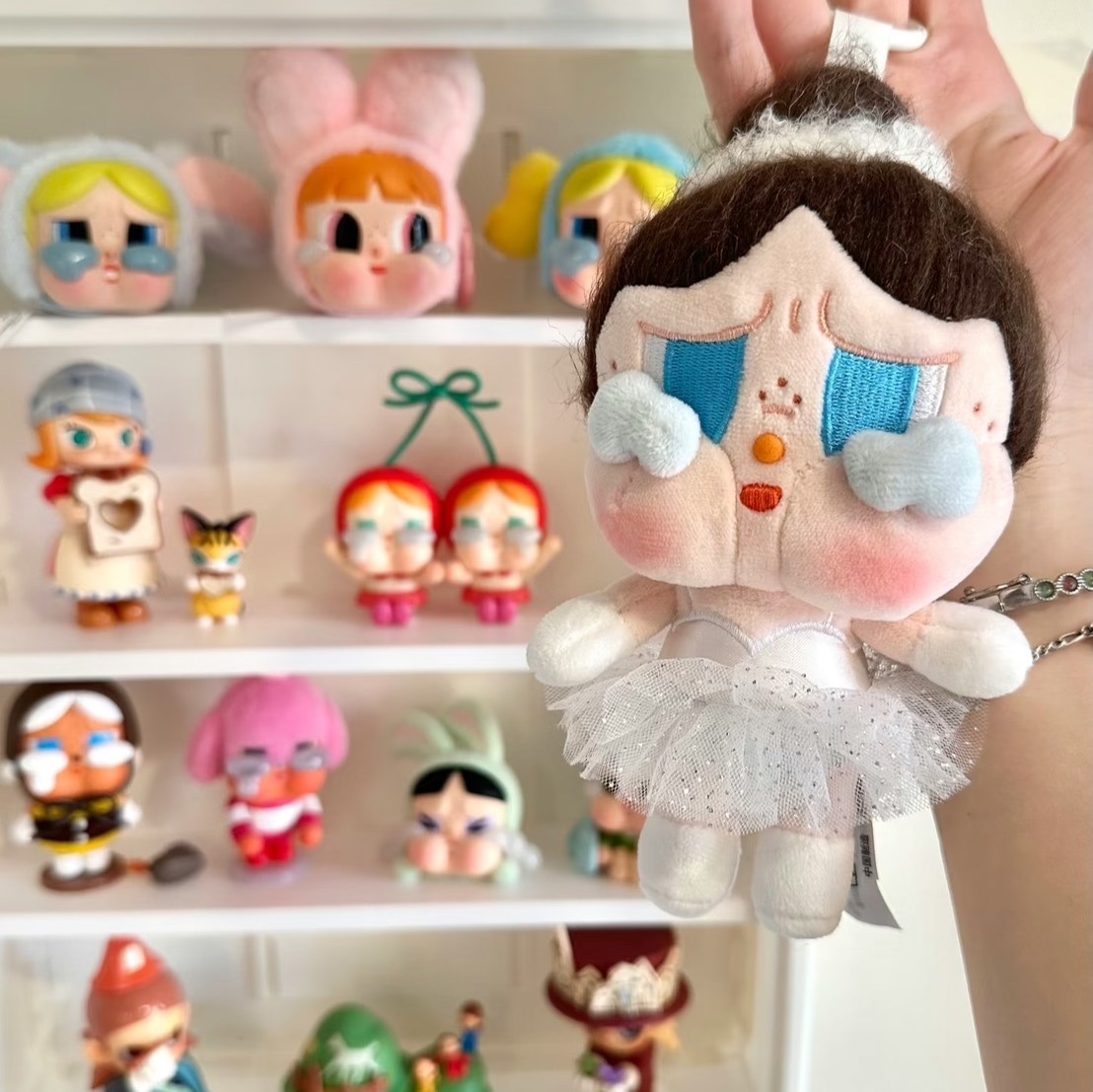 POP MART 泡泡瑪特 POPMART CRYBABY 哭娃 SHINY SHINY 毛絨吊飾 夢幻白紗芭蕾舞者 吊卡 公仔