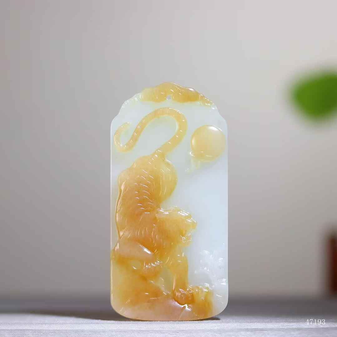 和田玉糖白虎嘯山林,天然和田玉軟玉