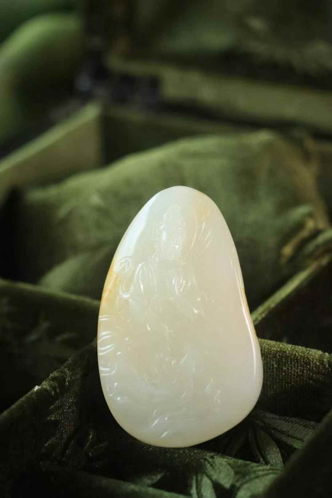 720714 和田玉籽料觀音引鳳