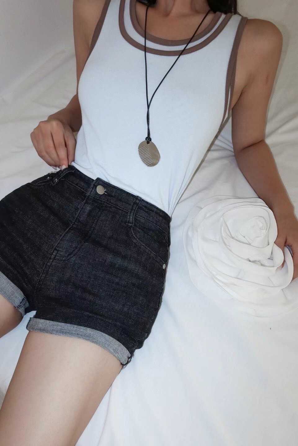 56001反摺貼身牛仔短褲