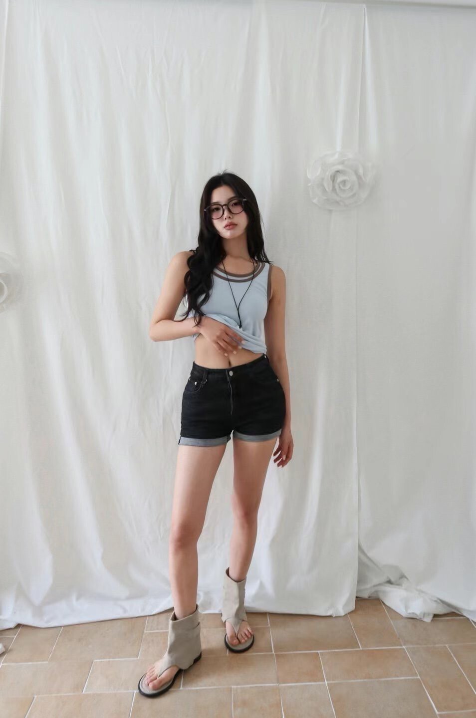 56001反摺貼身牛仔短褲