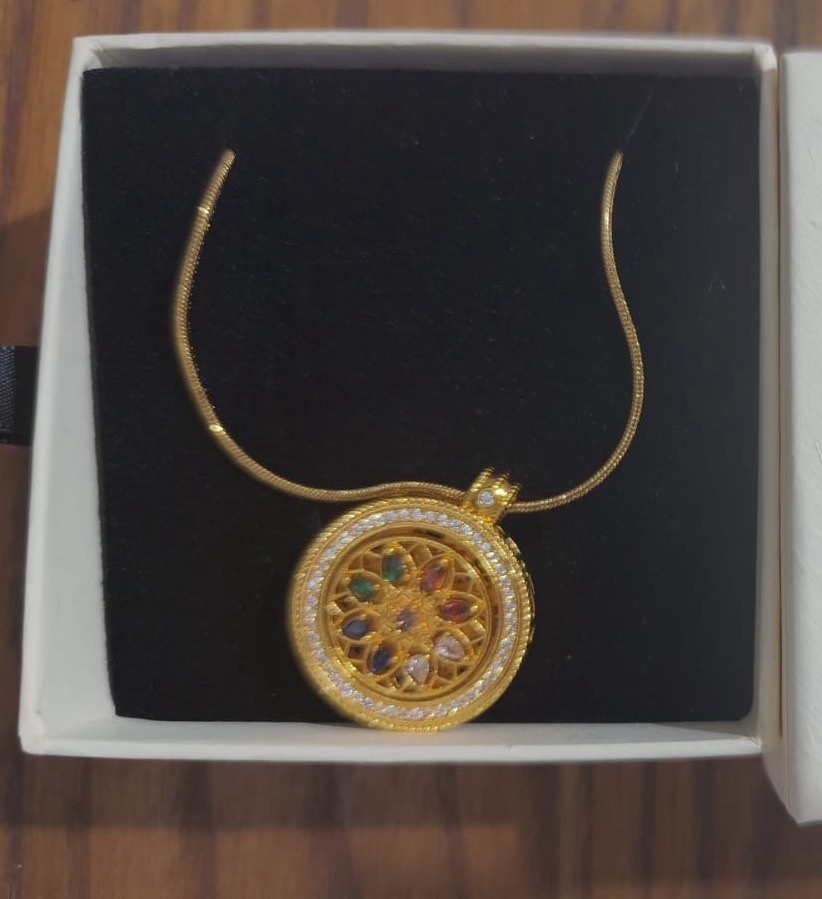 (1) QUANTUM ENERGY NECKLACE