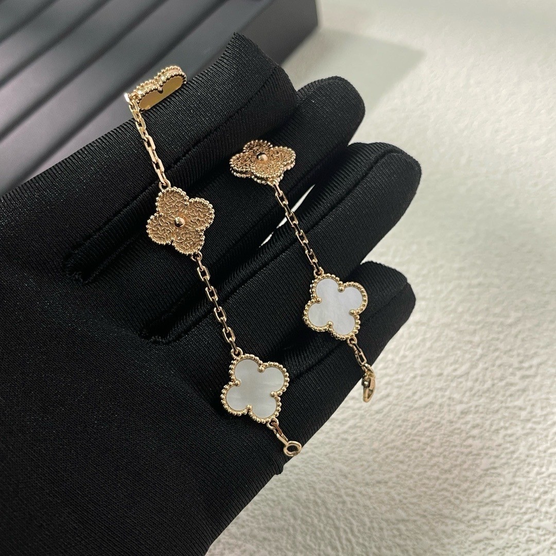 18k白母貝燙金五花四葉草”高奢定製手鍊