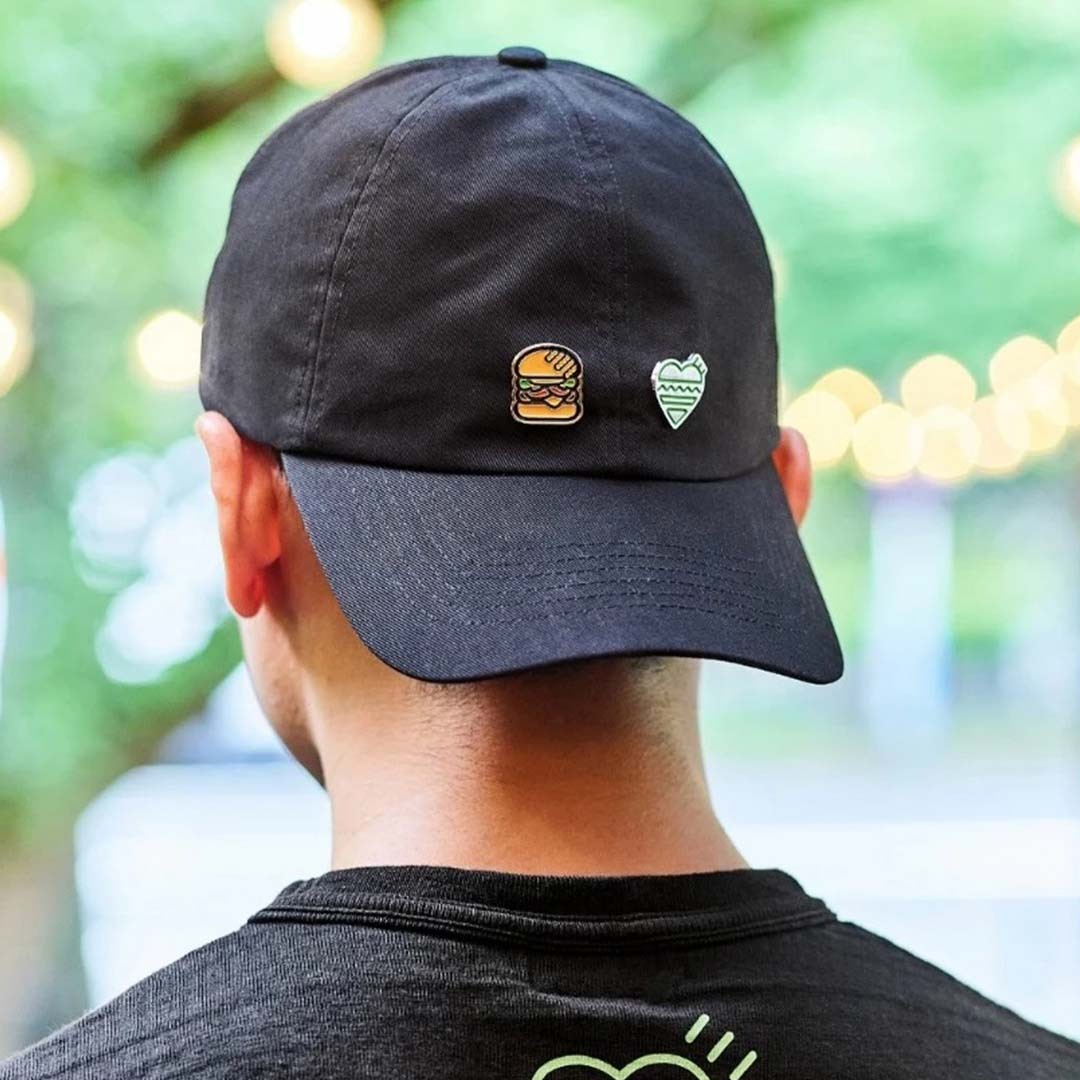 2025AW HUMAN MADE × SHAKE SHACK 聯名 超熱門 漢堡 愛心 別針 胸針 現貨 XX29GD038