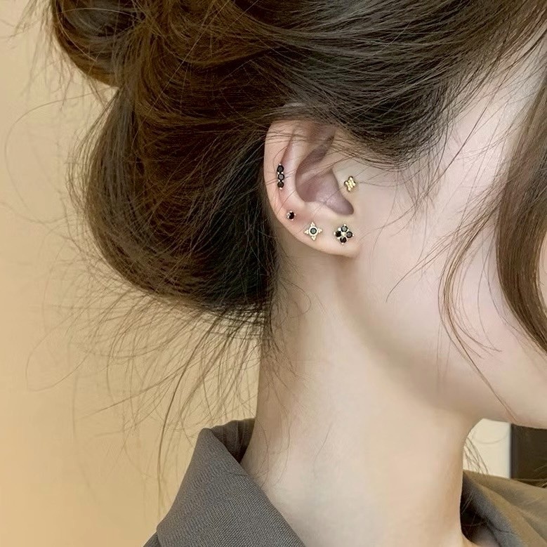 mini”黑鑽金小四葉草5件組耳釘