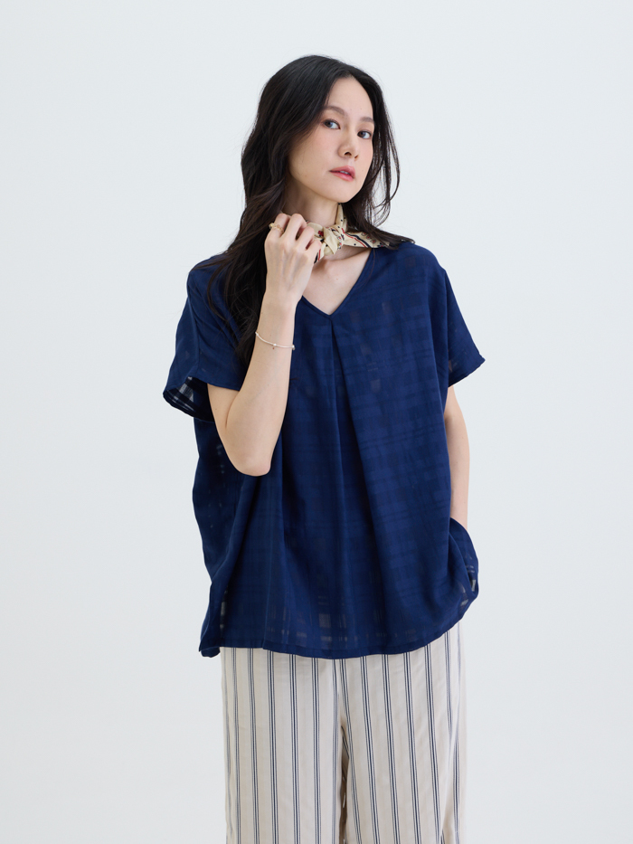 風起V領罩衫-暮行藍格