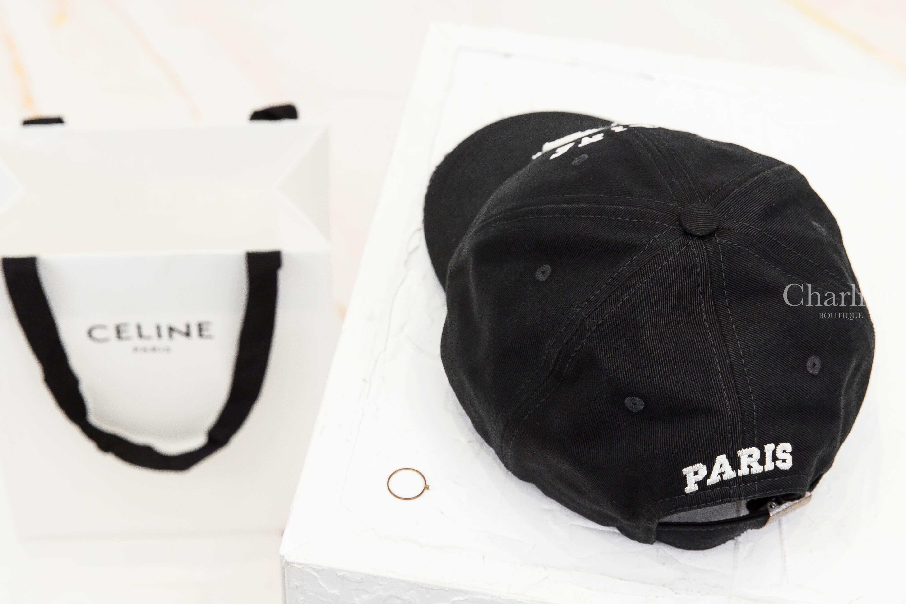 Celine Triomphe Baseball Cap In Cotton 黑色仿舊刺繡白色字母凱旋門棉質棒球帽-Charline Boutique 精品代購