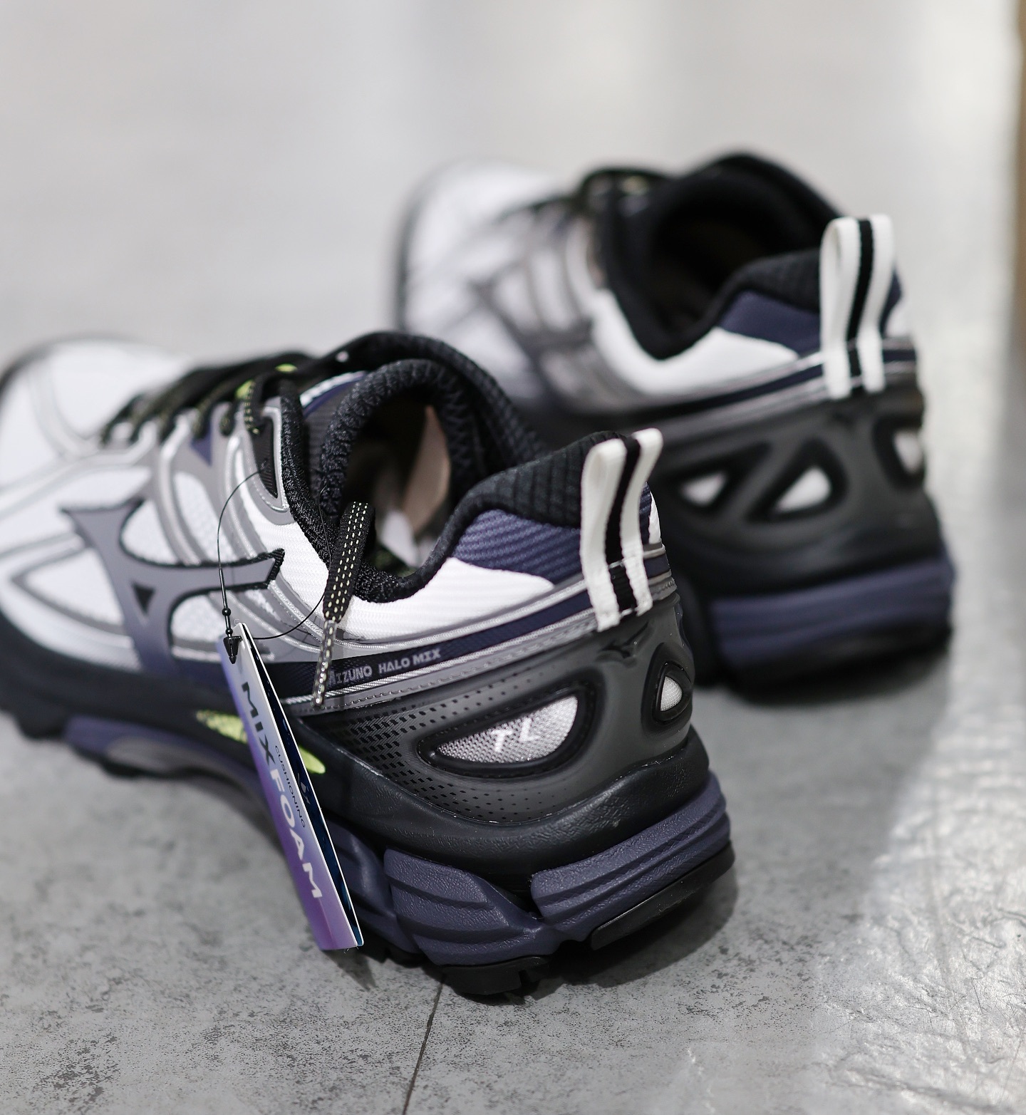 Mizuno Halo Mix TL Black Grey 黑星米灰 機能風跑鞋 D1GH251203