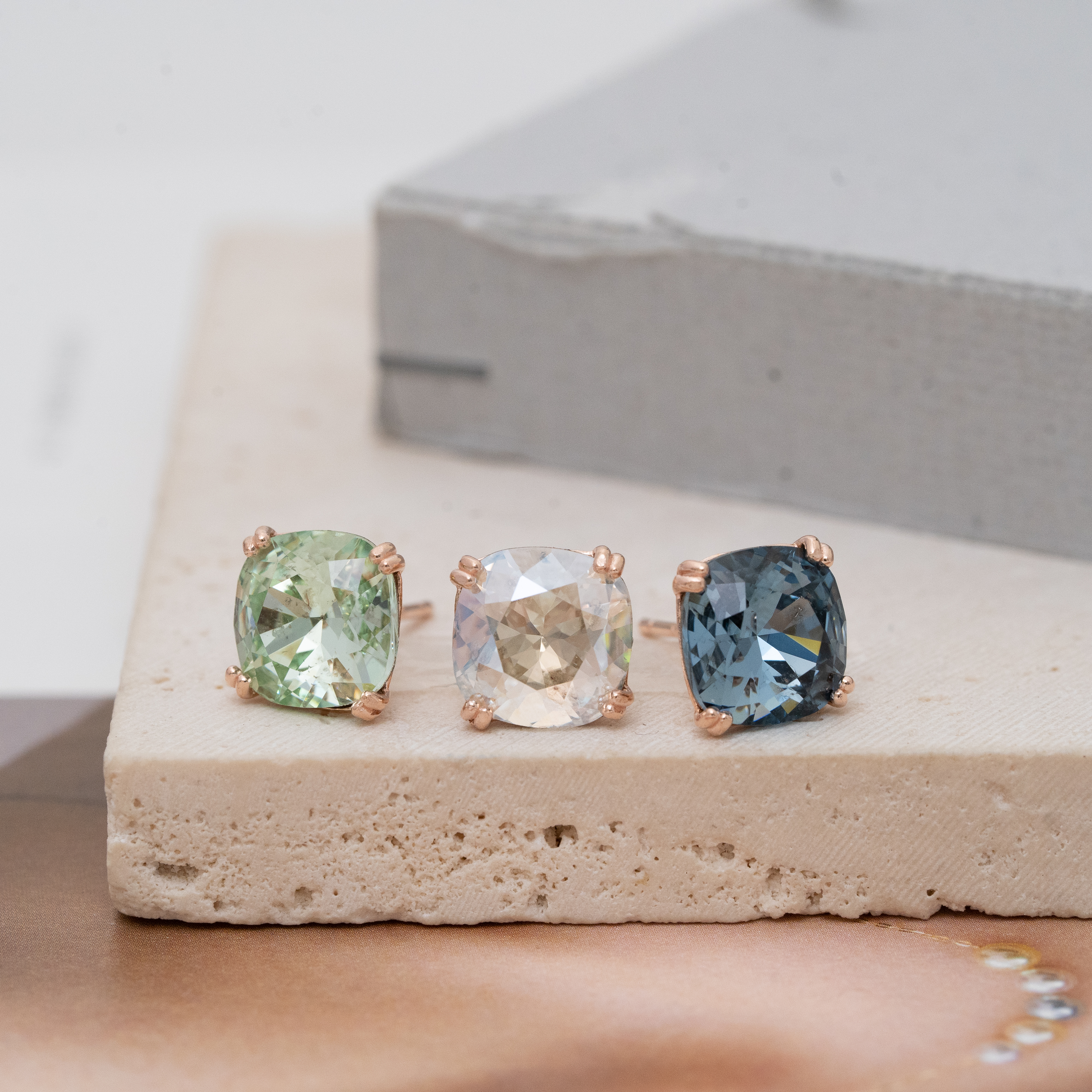 Sve44 (施華洛水晶)