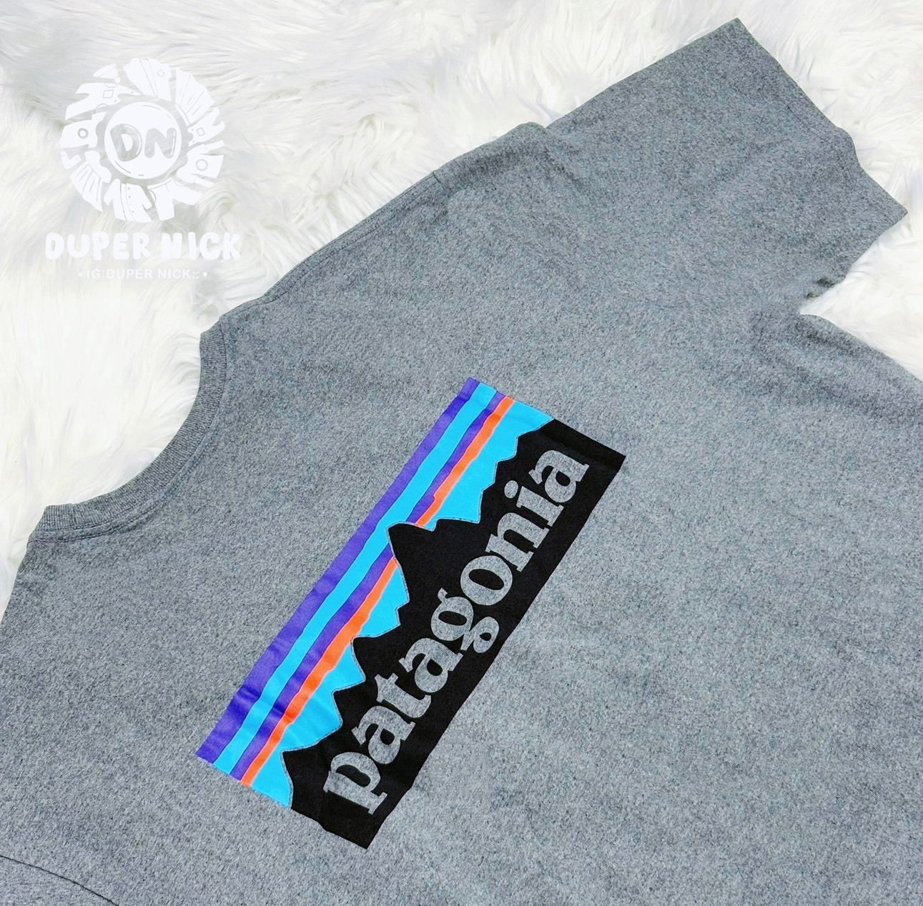 Patagonia P-6 Logo 短袖 灰色