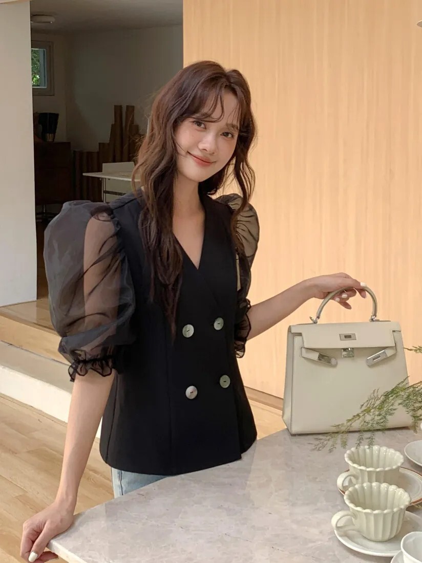 透膚感澎澎袖造型雙排釦V領上衣S-M (Elegant & Love)